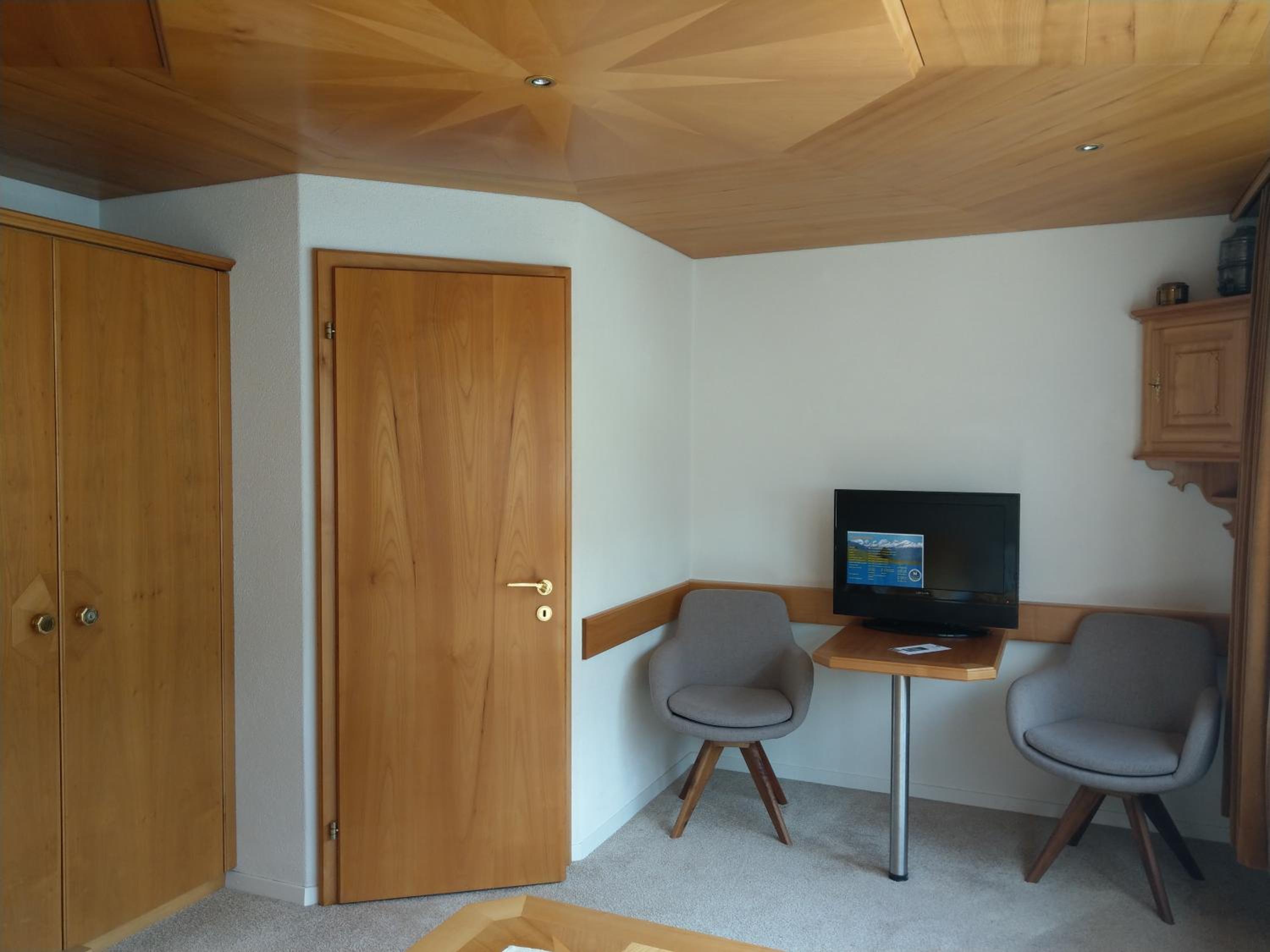 Double Room - Photo 2
