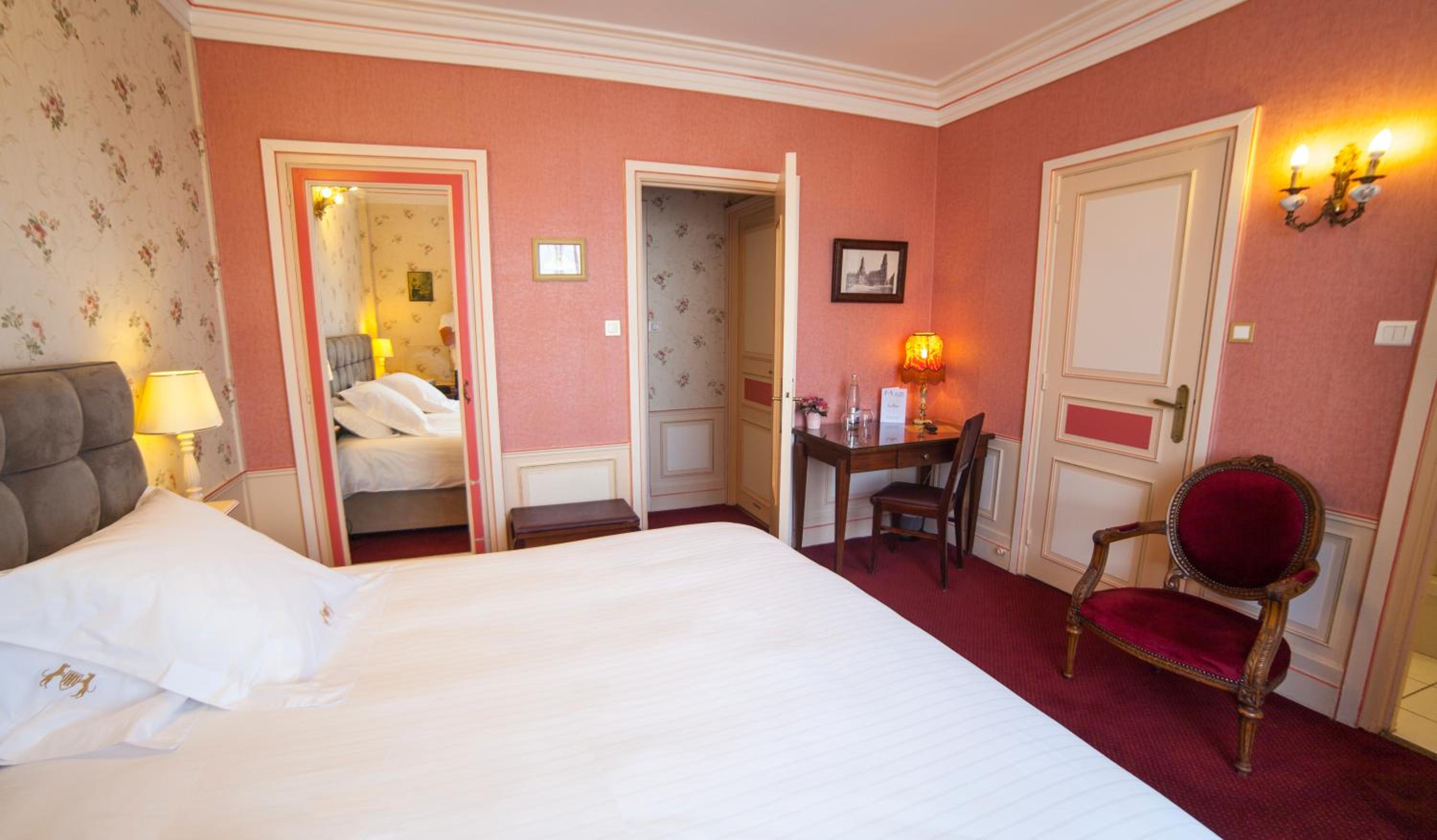 Superior Room - Photo 8