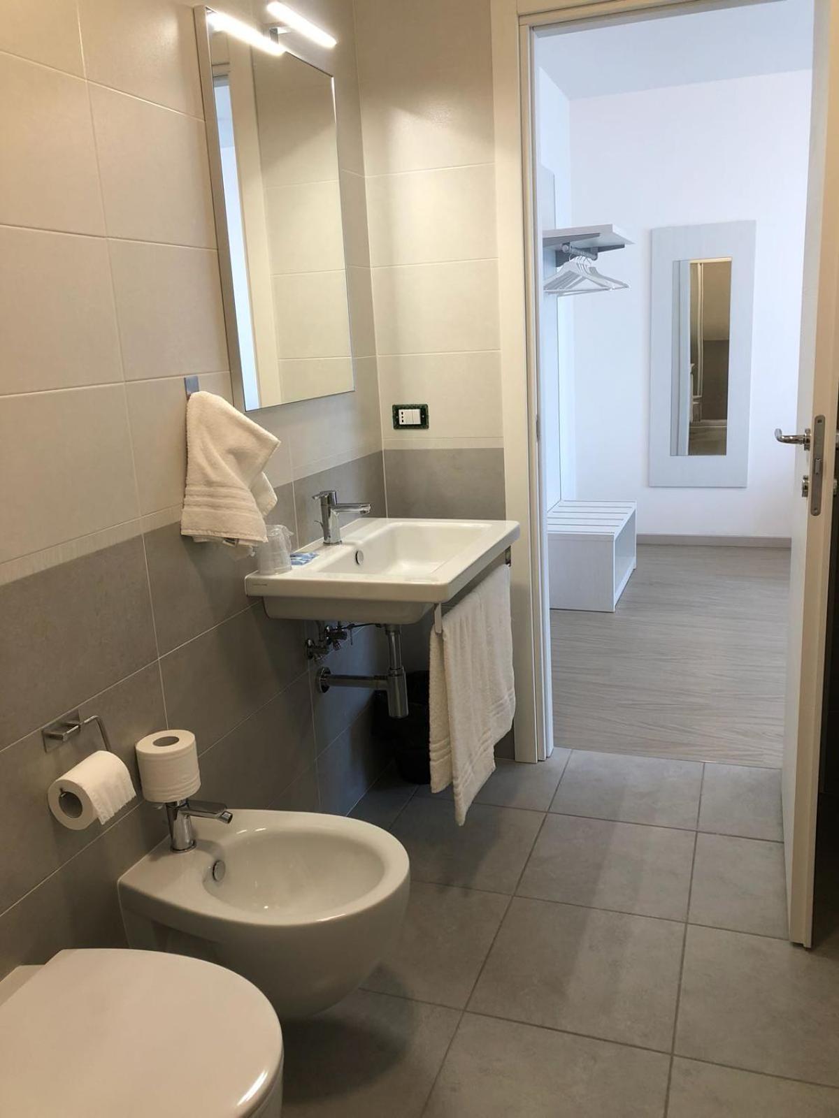 Superior Double or Twin Room photo 3