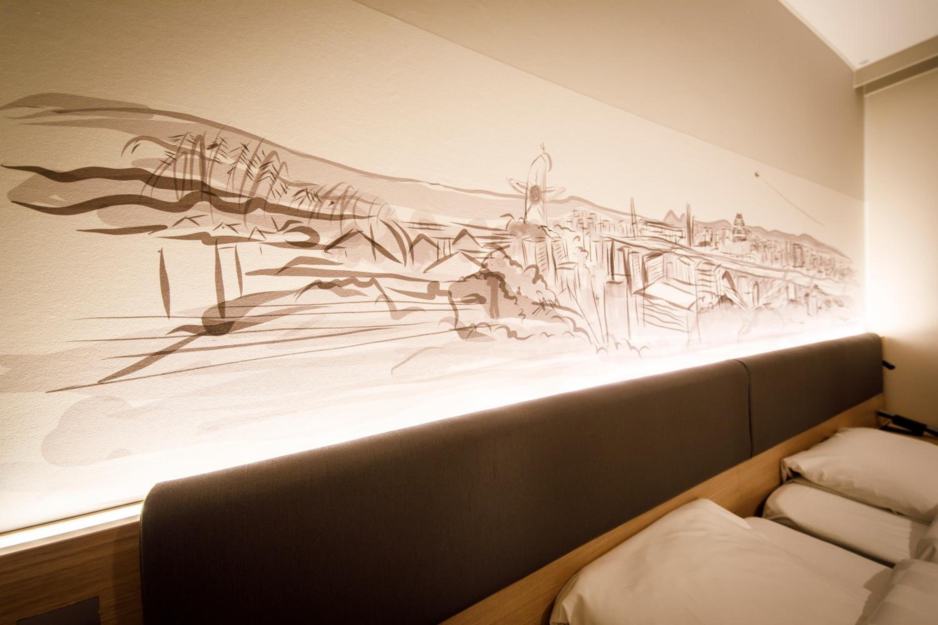Standard Twin Room - Non-Smoking - Photo 8