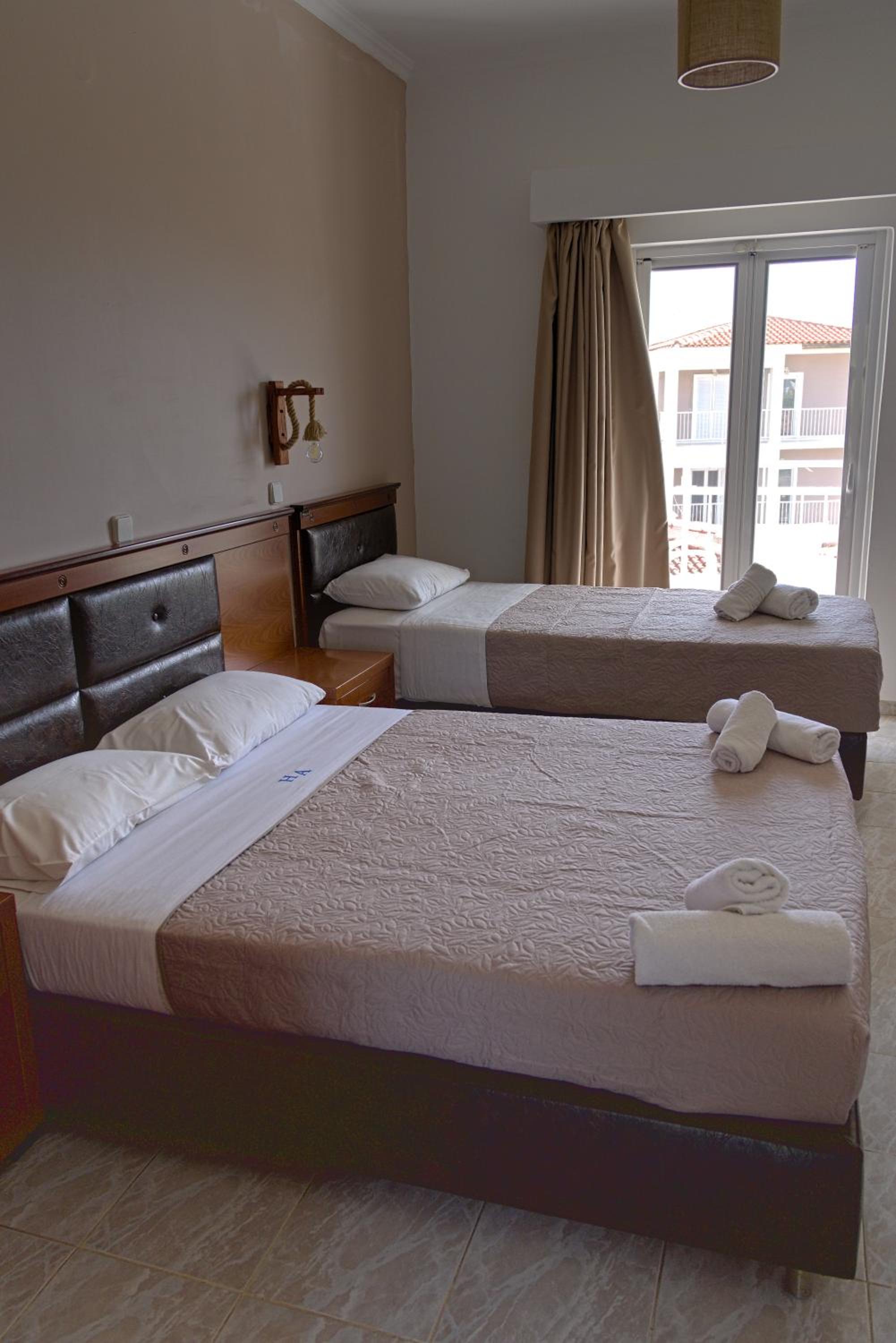 Studio (3 Adults)