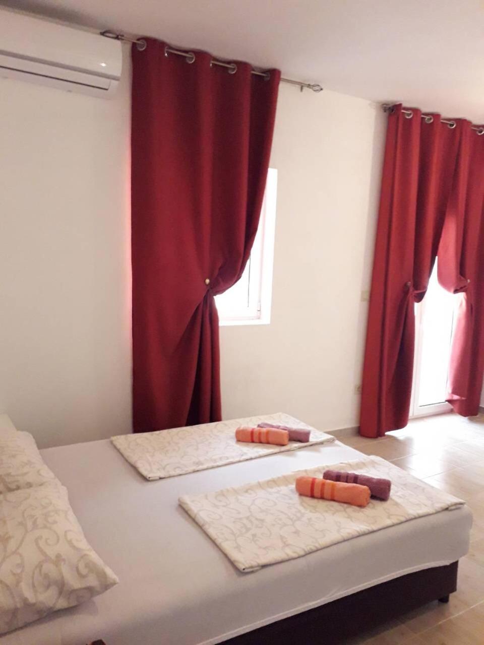 Studio Apartment with Balcony - Photo 1