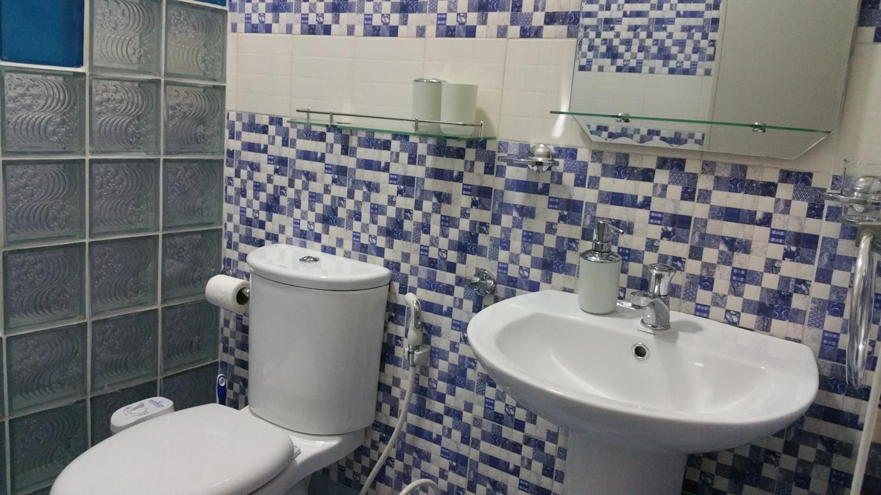 Double Room with Private Bathroom photo 3