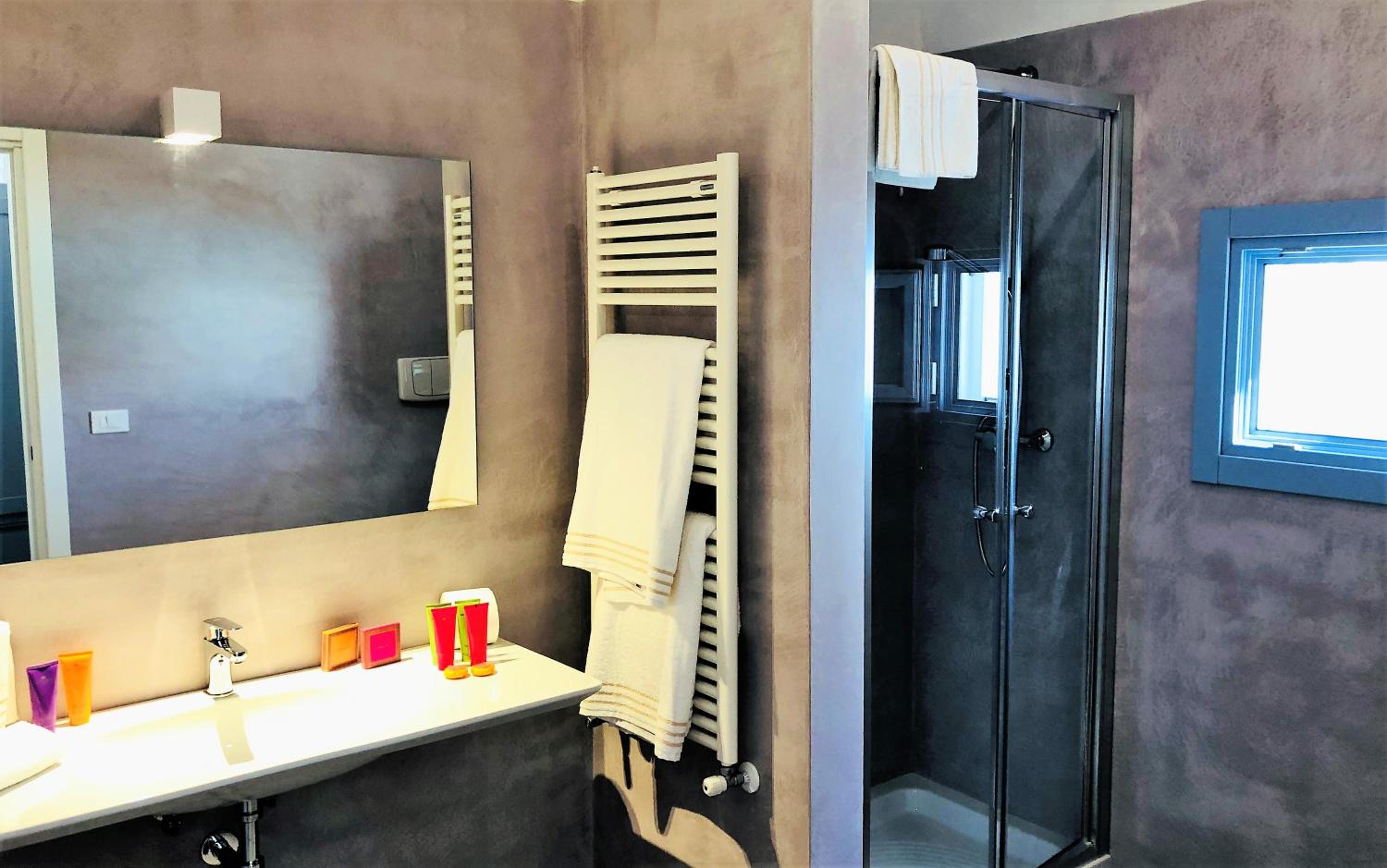 Deluxe Quadruple Room - Photo 3
