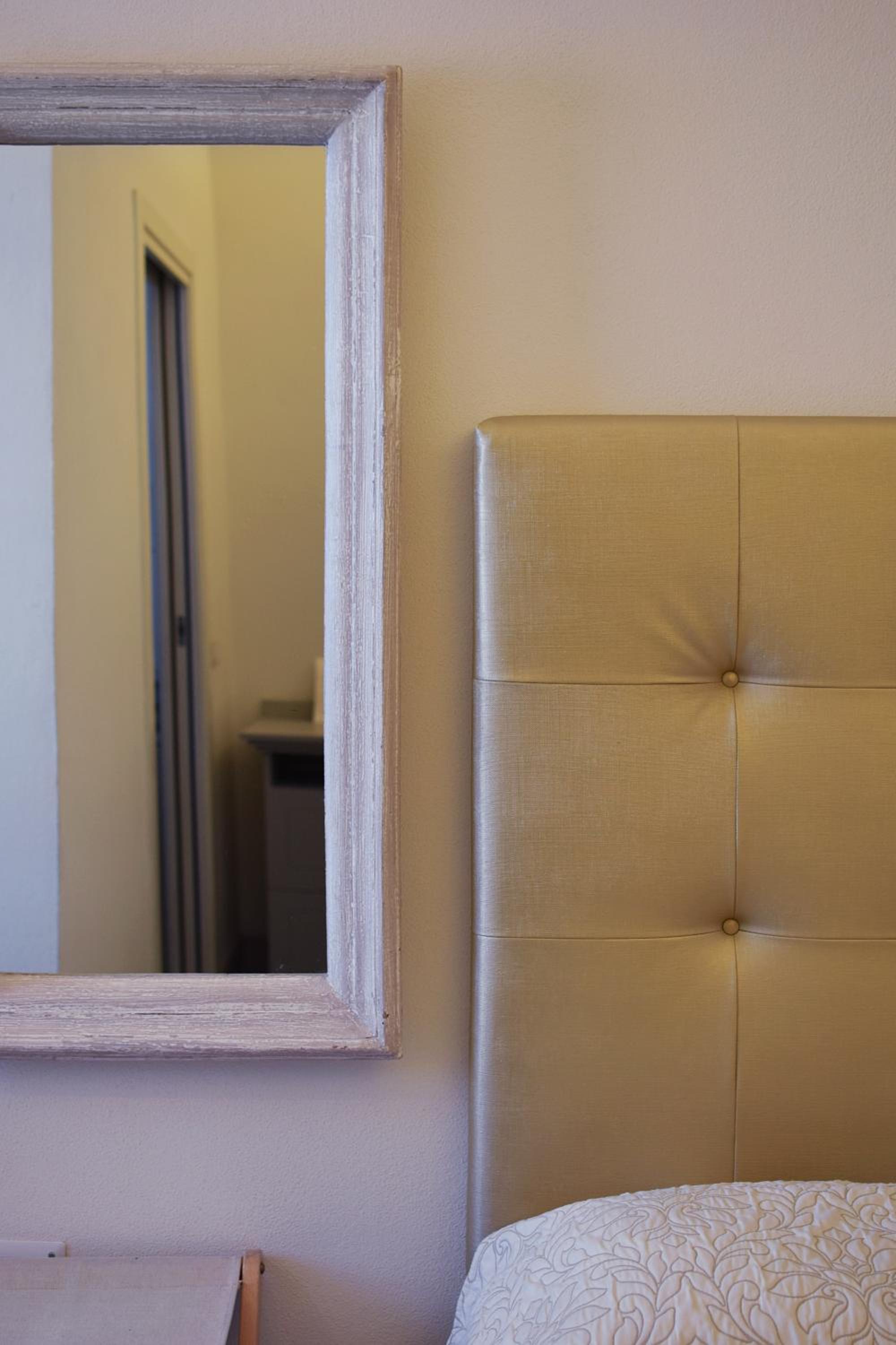 Single Room - Photo 8
