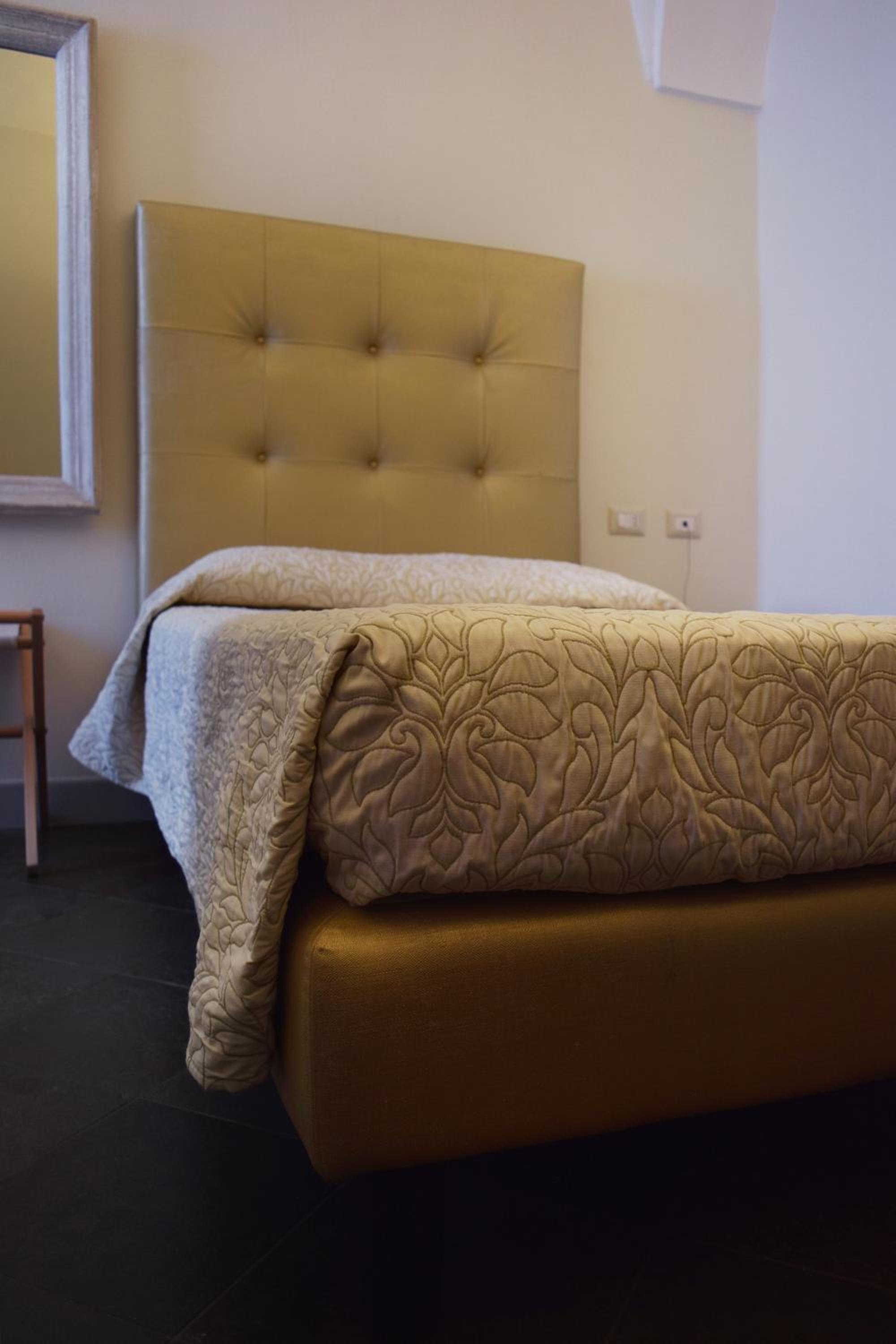 Single Room - Photo 1
