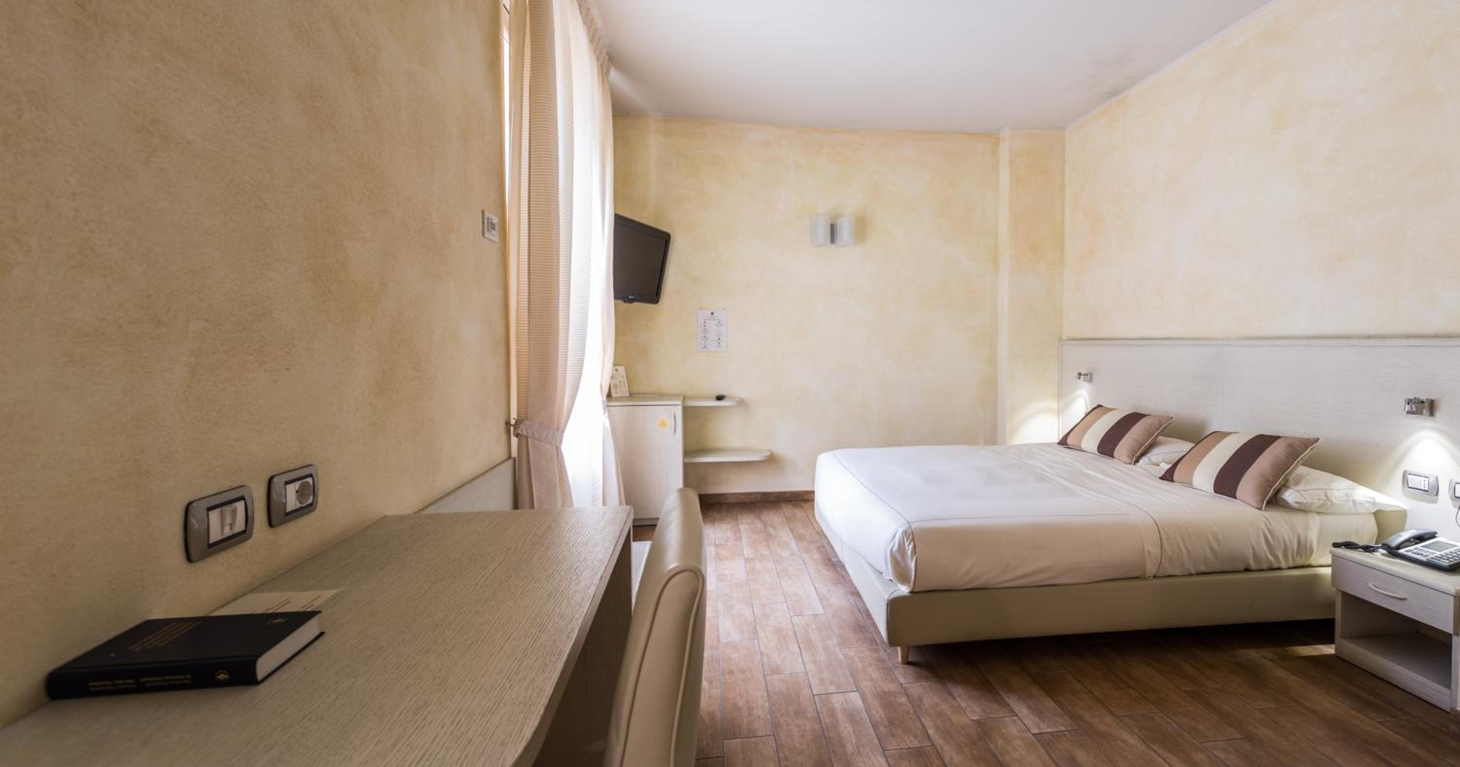 Superior Double or Twin Room photo 3