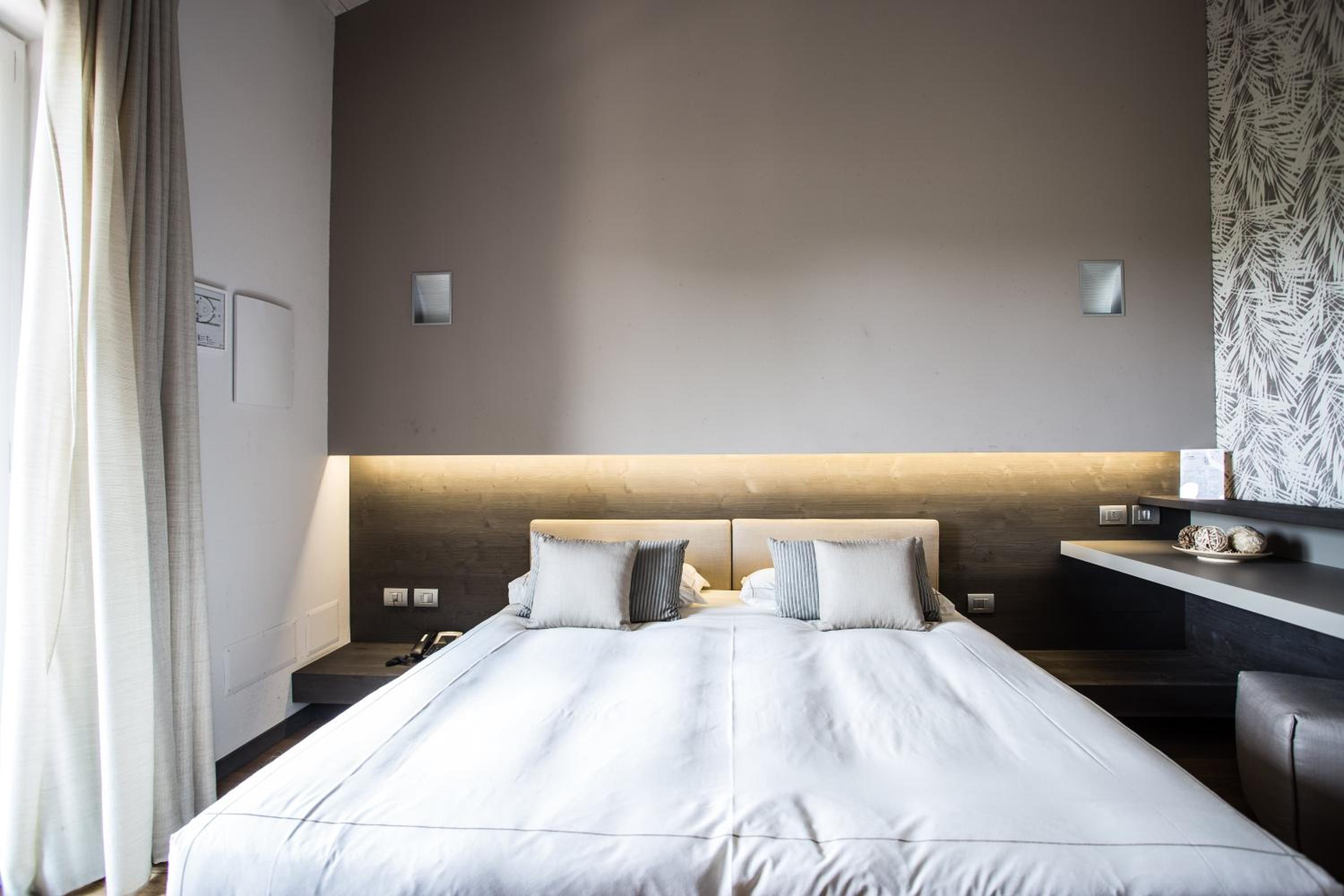 Deluxe Double or Twin Room photo 3