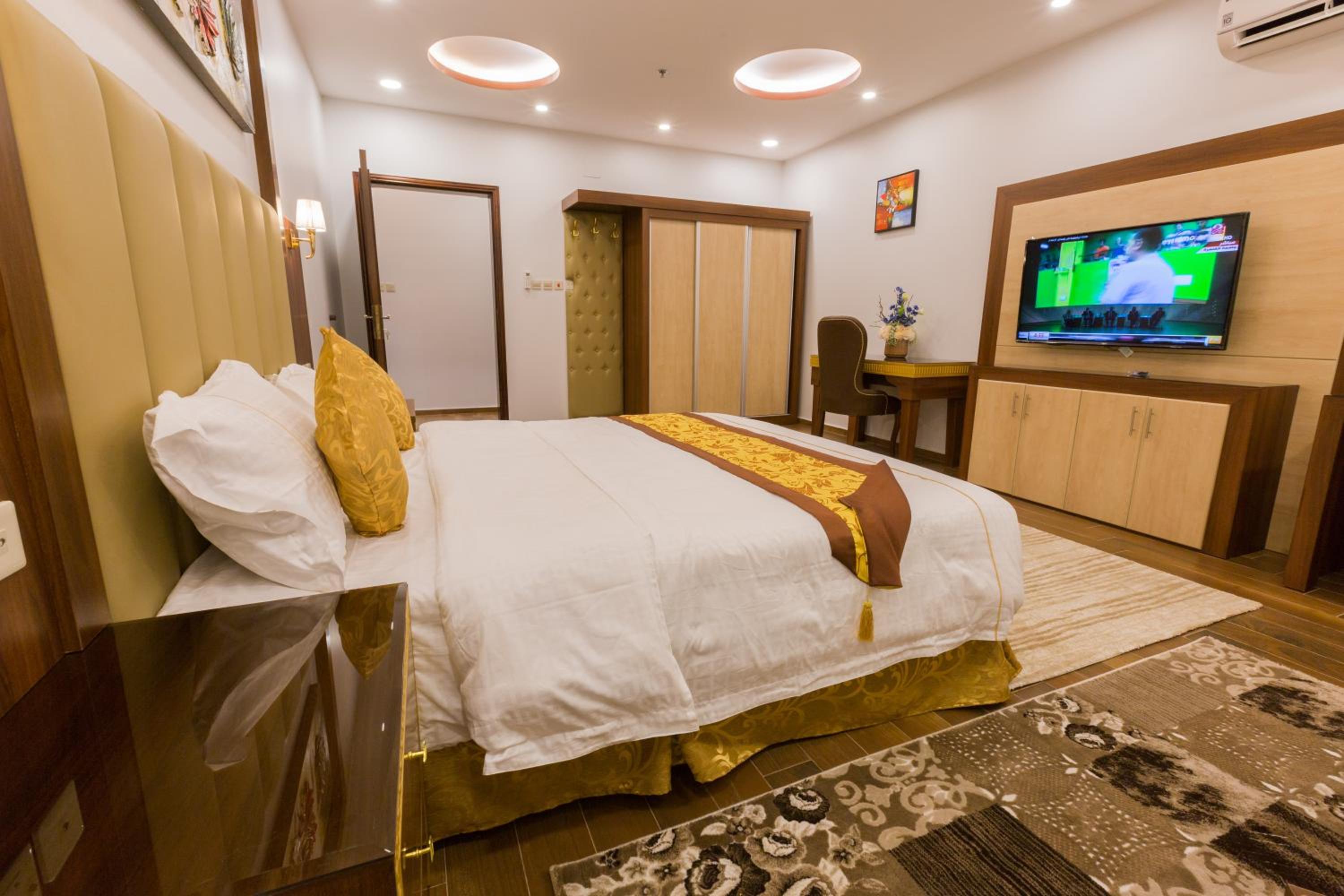 Three-Bedroom Suite photo 3