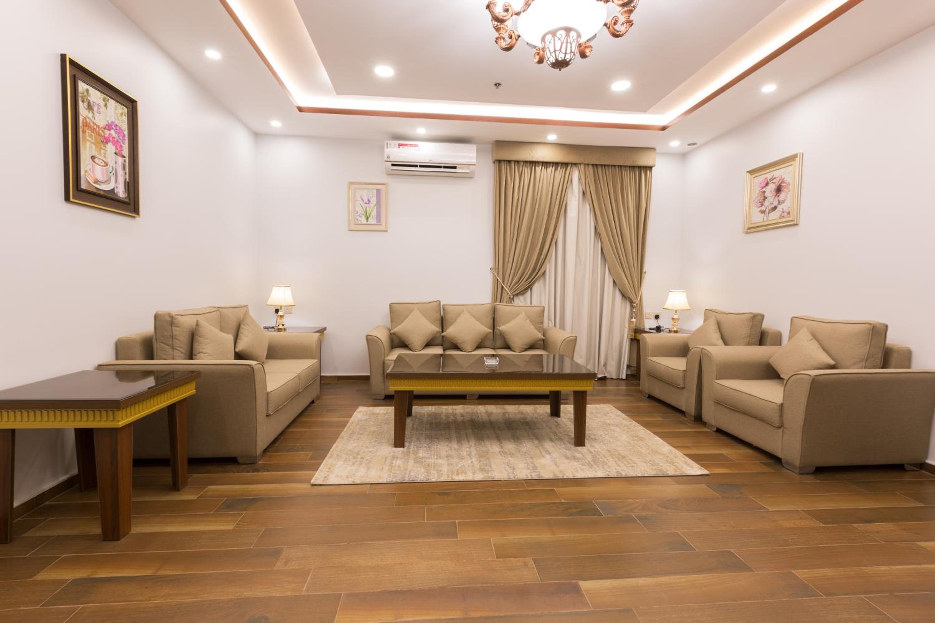 Three-Bedroom Suite photo 2