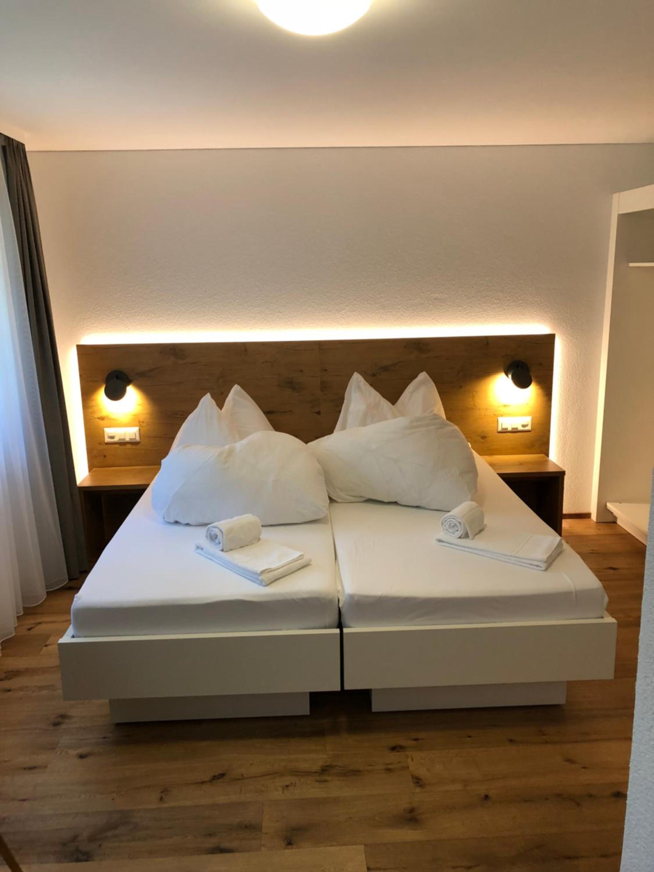 Double or Twin Room with Shower photo 2