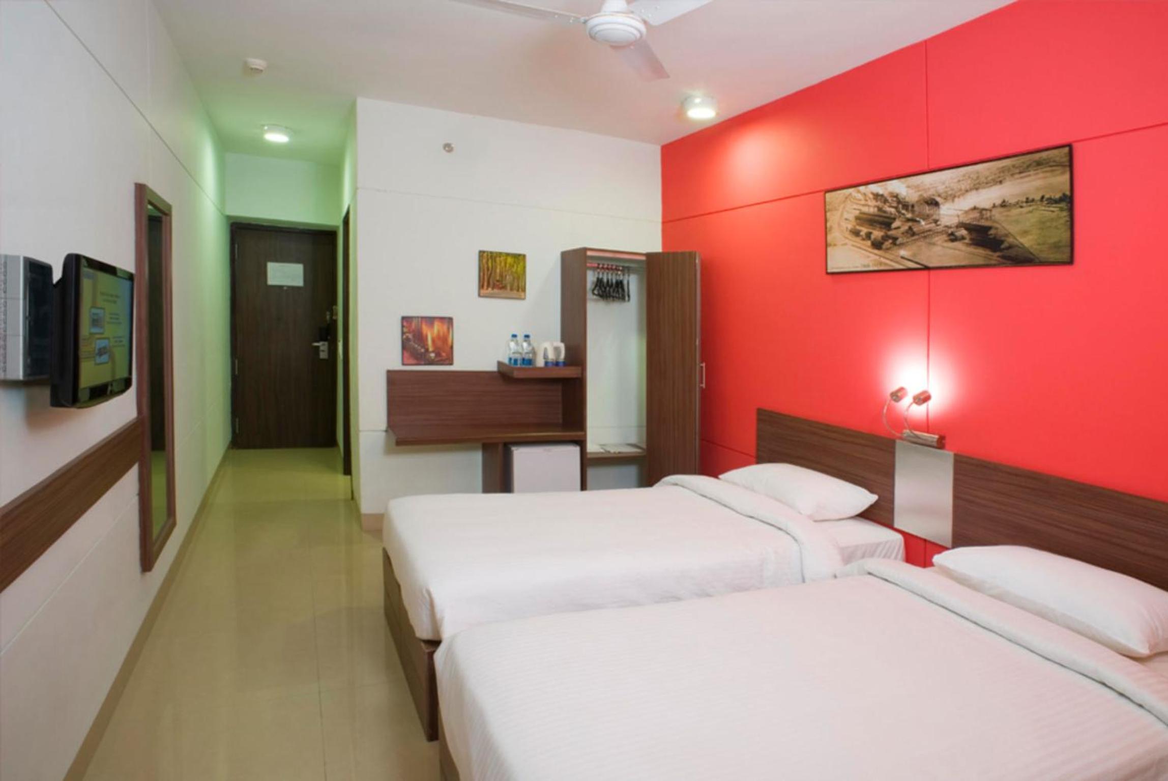 Twin Room - Photo 2