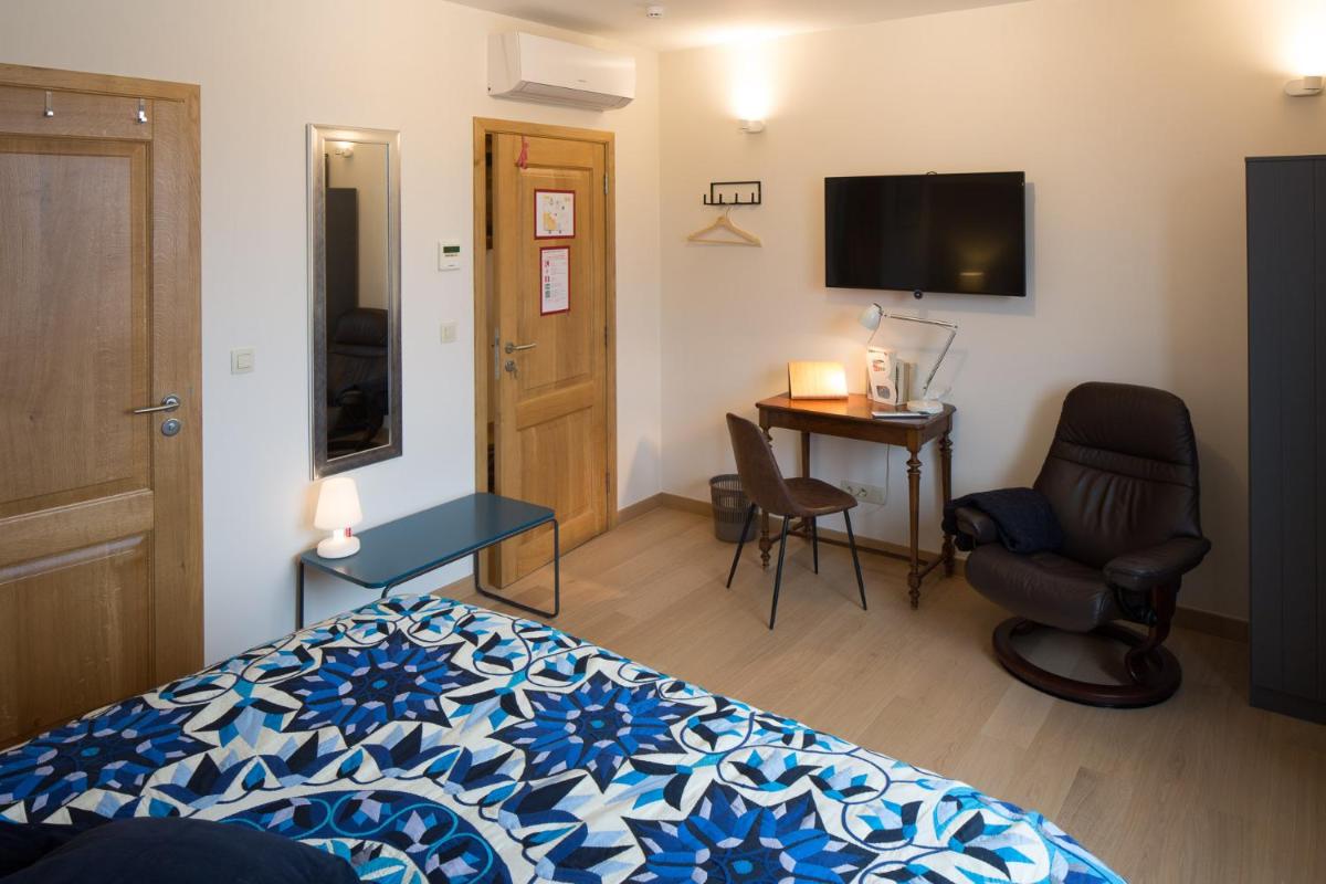 Deluxe King Room photo 2
