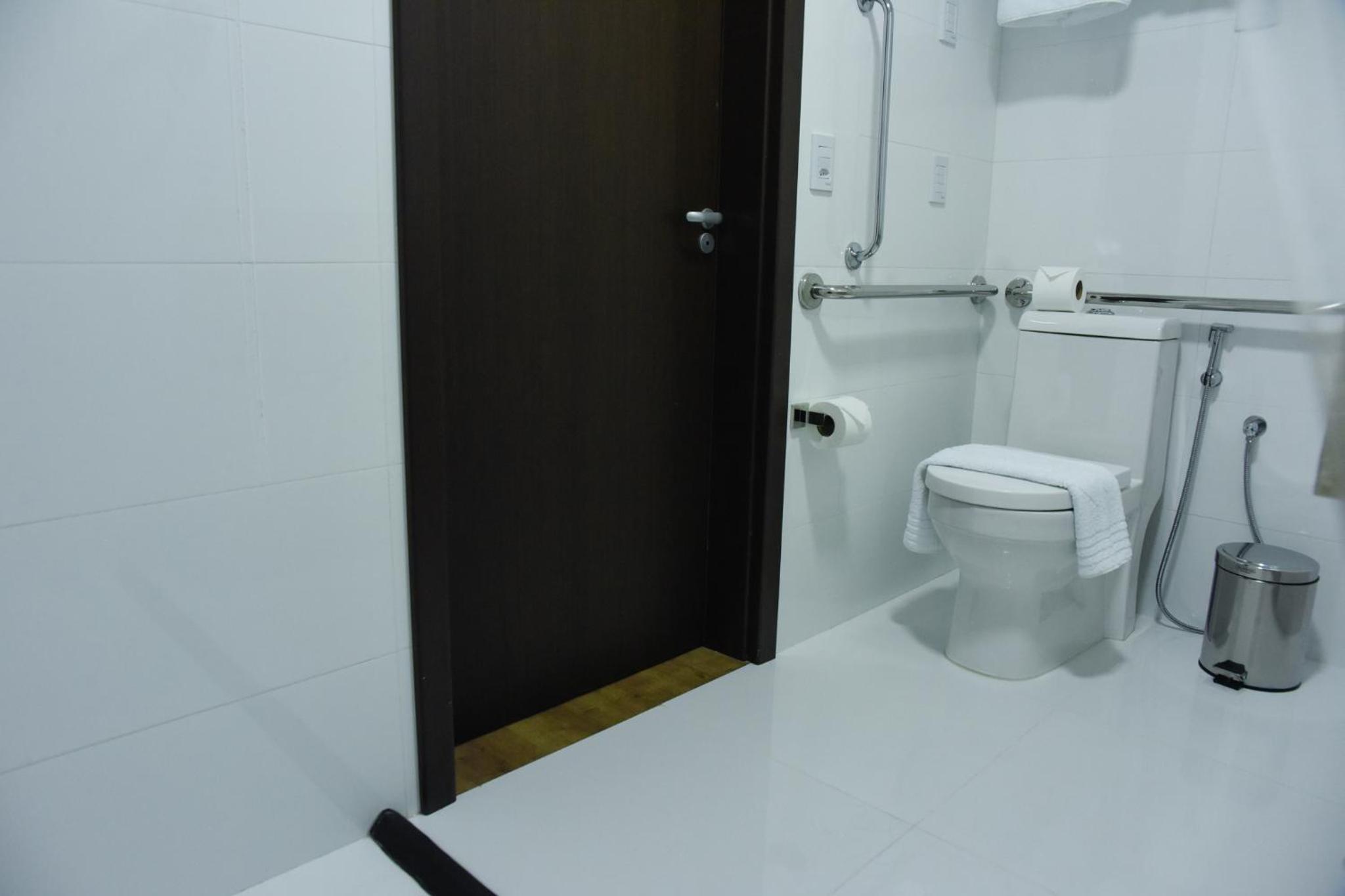 Double Room - Disability Access photo 3