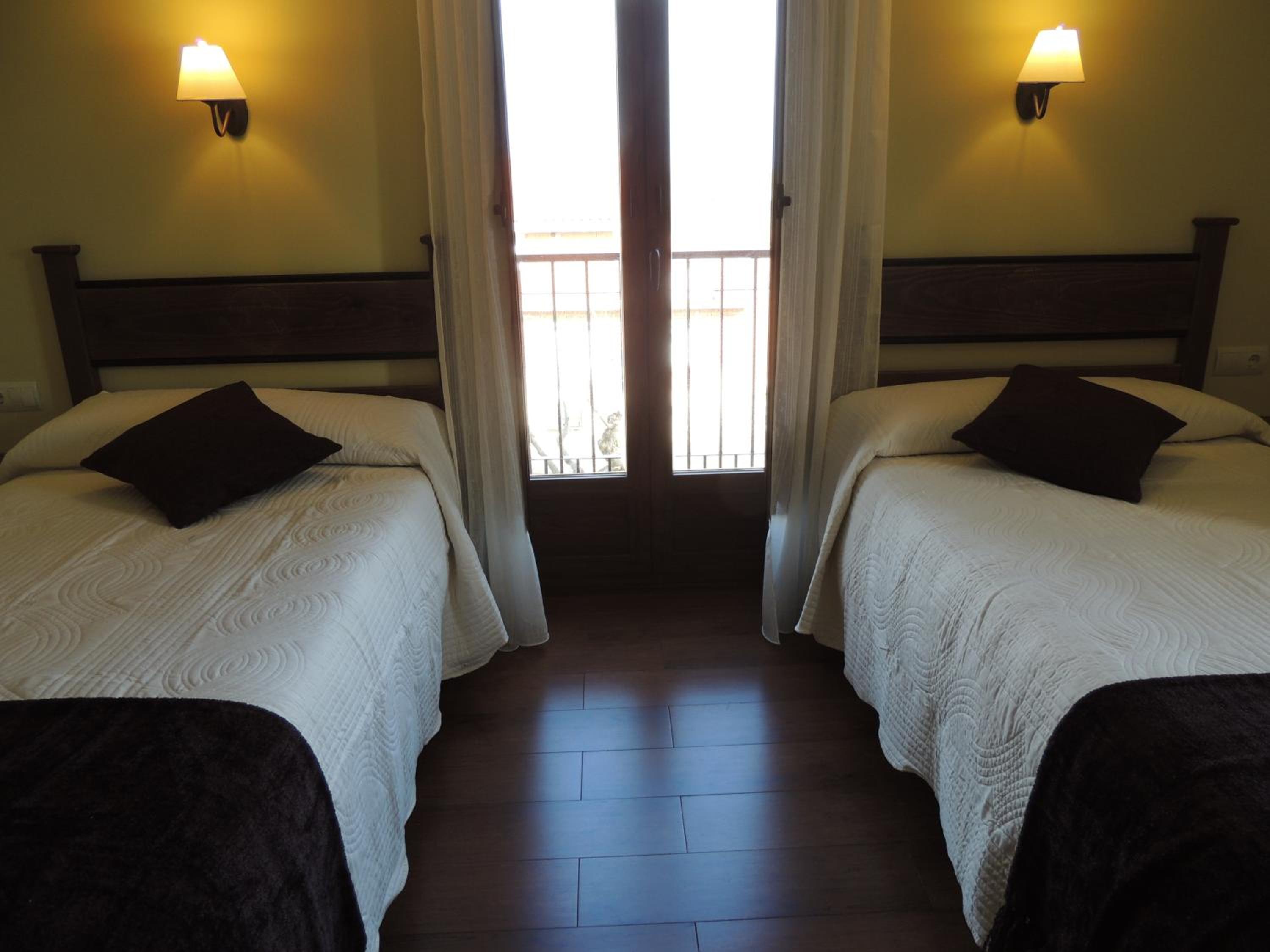 Double or Twin Room photo 3