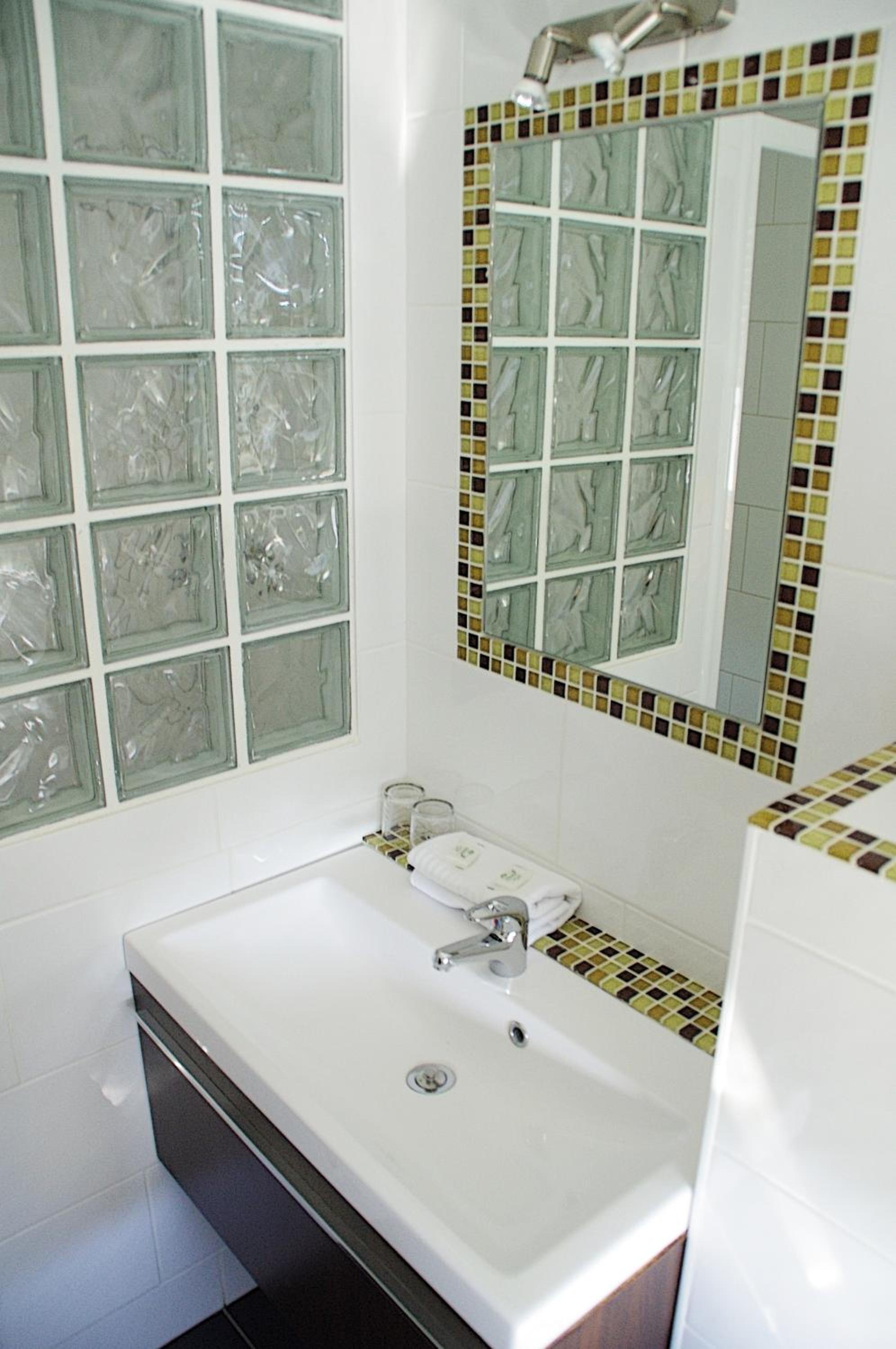 Double Room - Photo 10