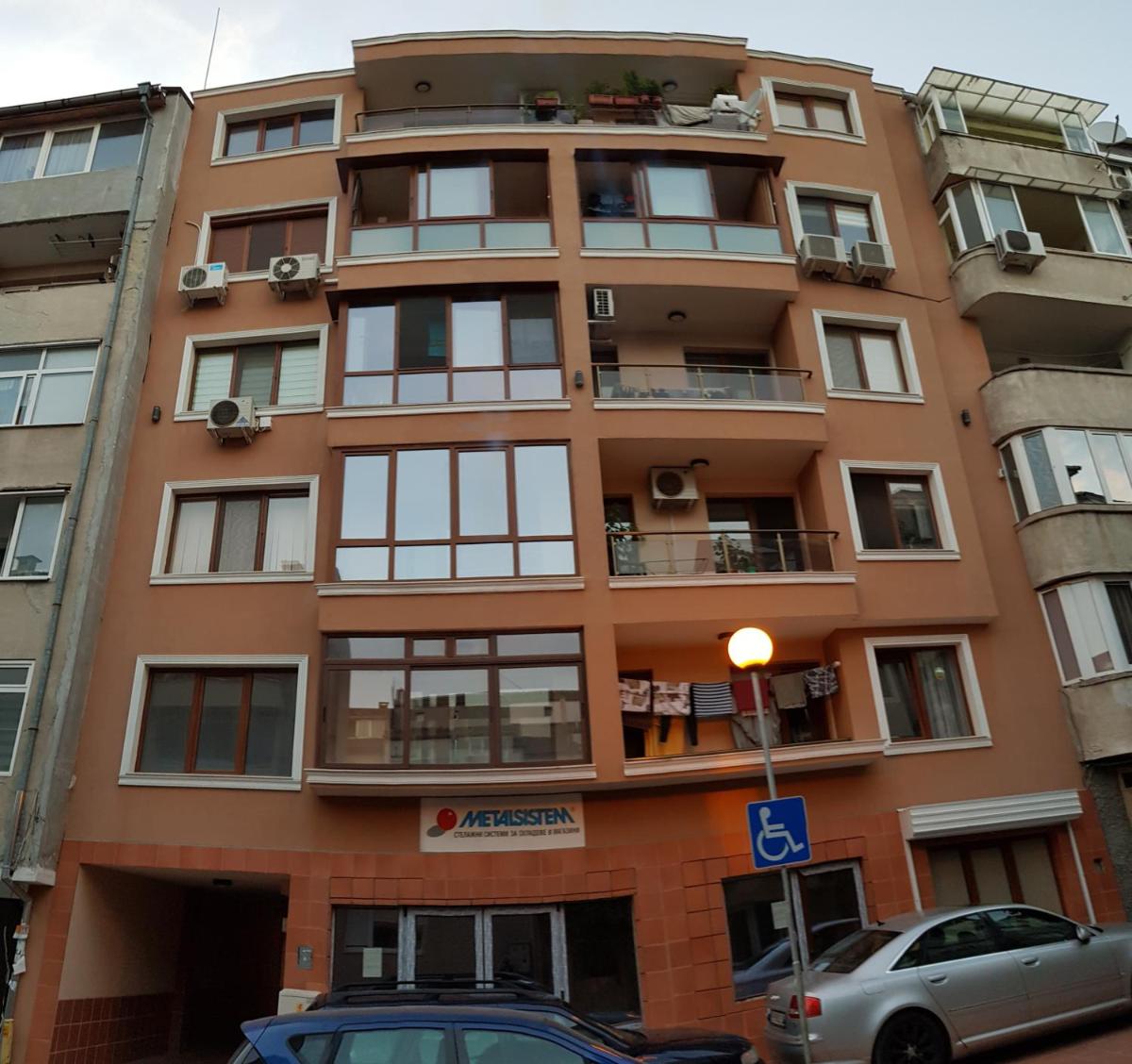 Apartment - Ground Floor photo 3