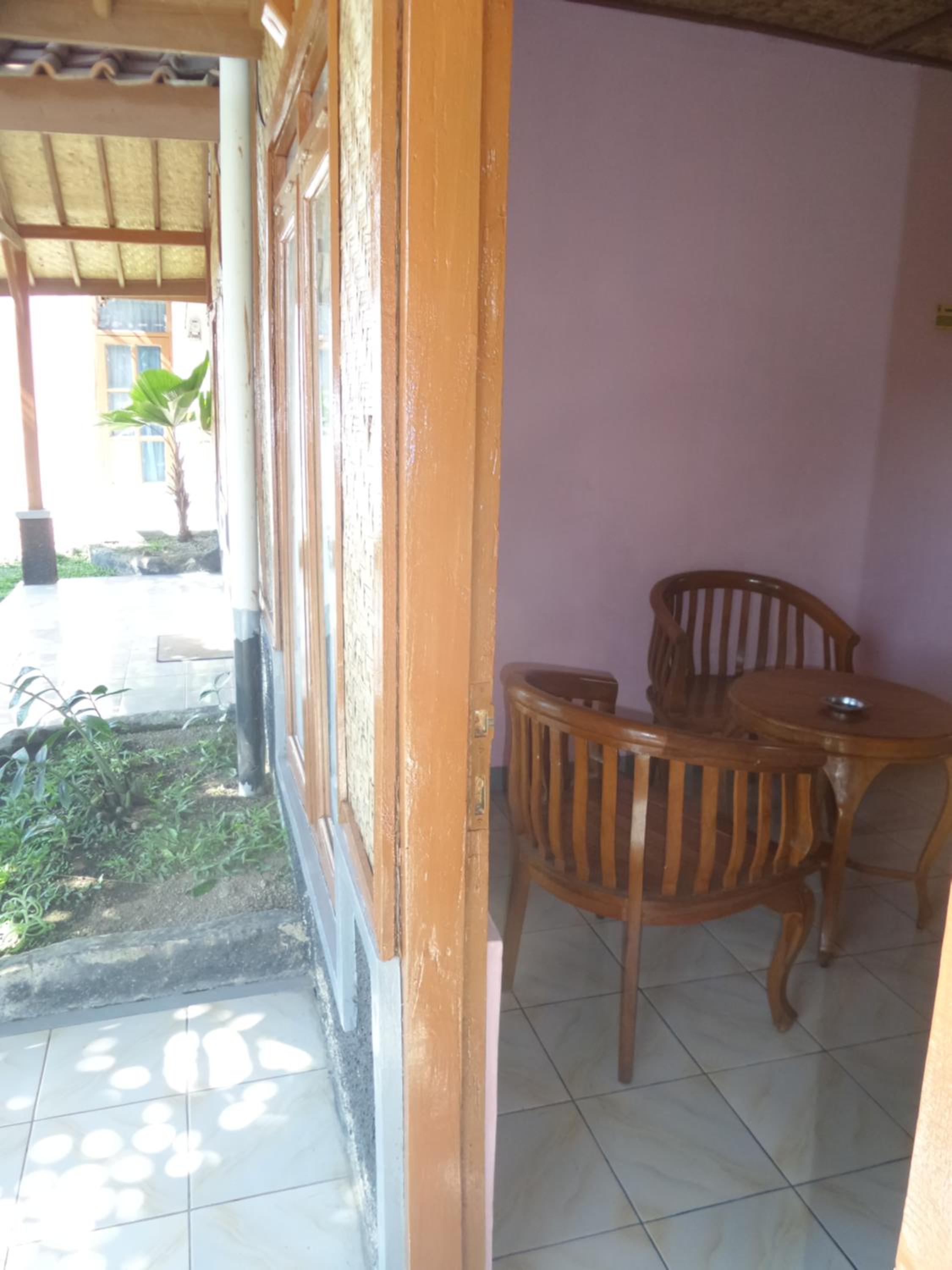Cottage with Garden View - Photo 2
