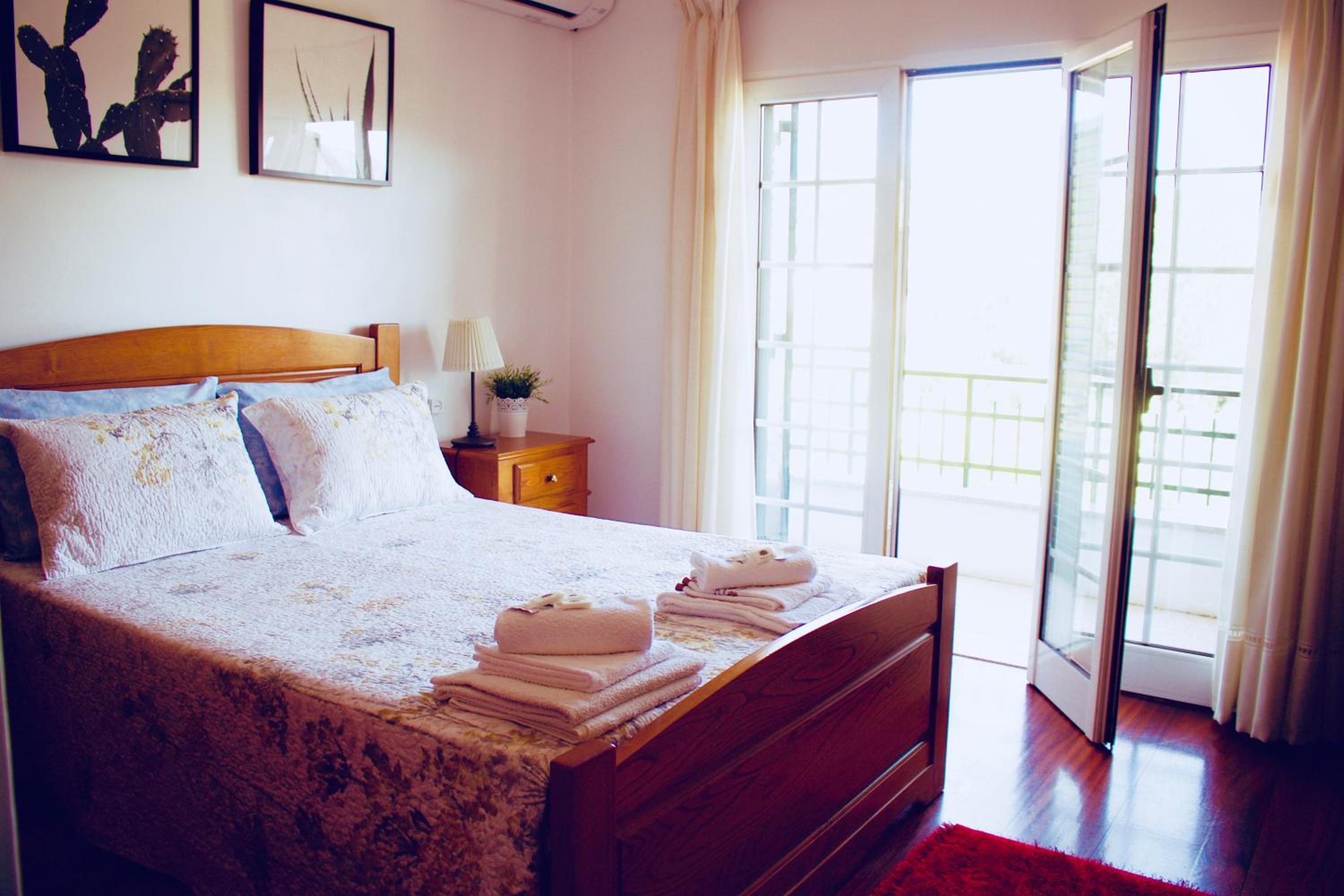 Three-Bedroom House - Photo 2