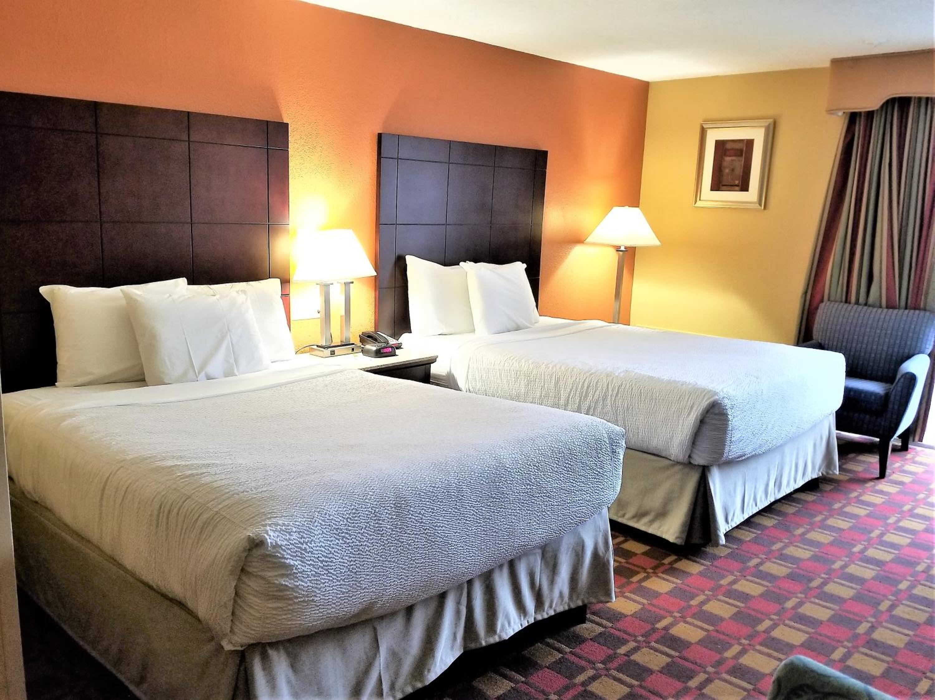 Queen Room With Two Queen Beds - Non-Smoking