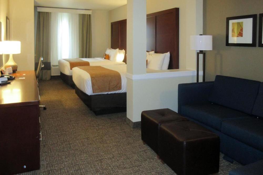 Family Suite - Non-Smoking photo 2