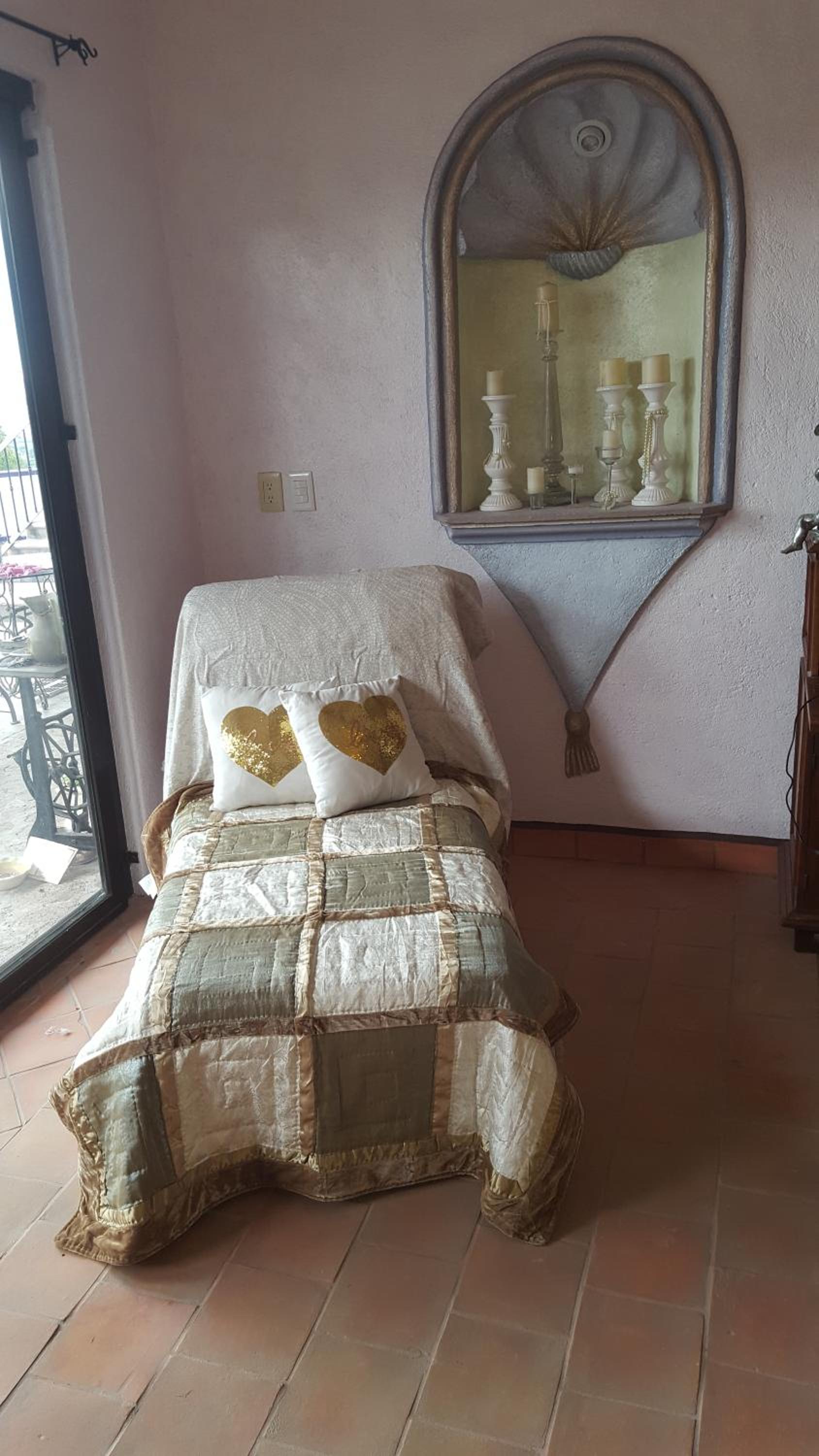 Deluxe King Room - Photo 6