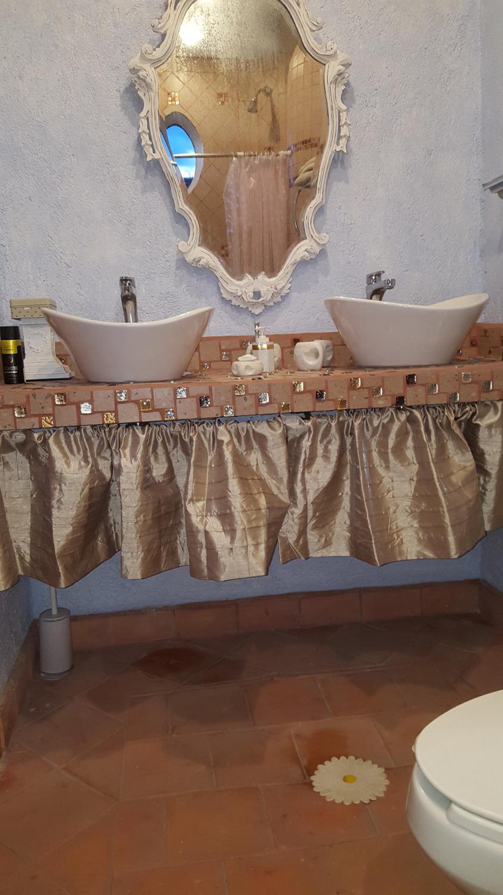 Deluxe King Room - Photo 2