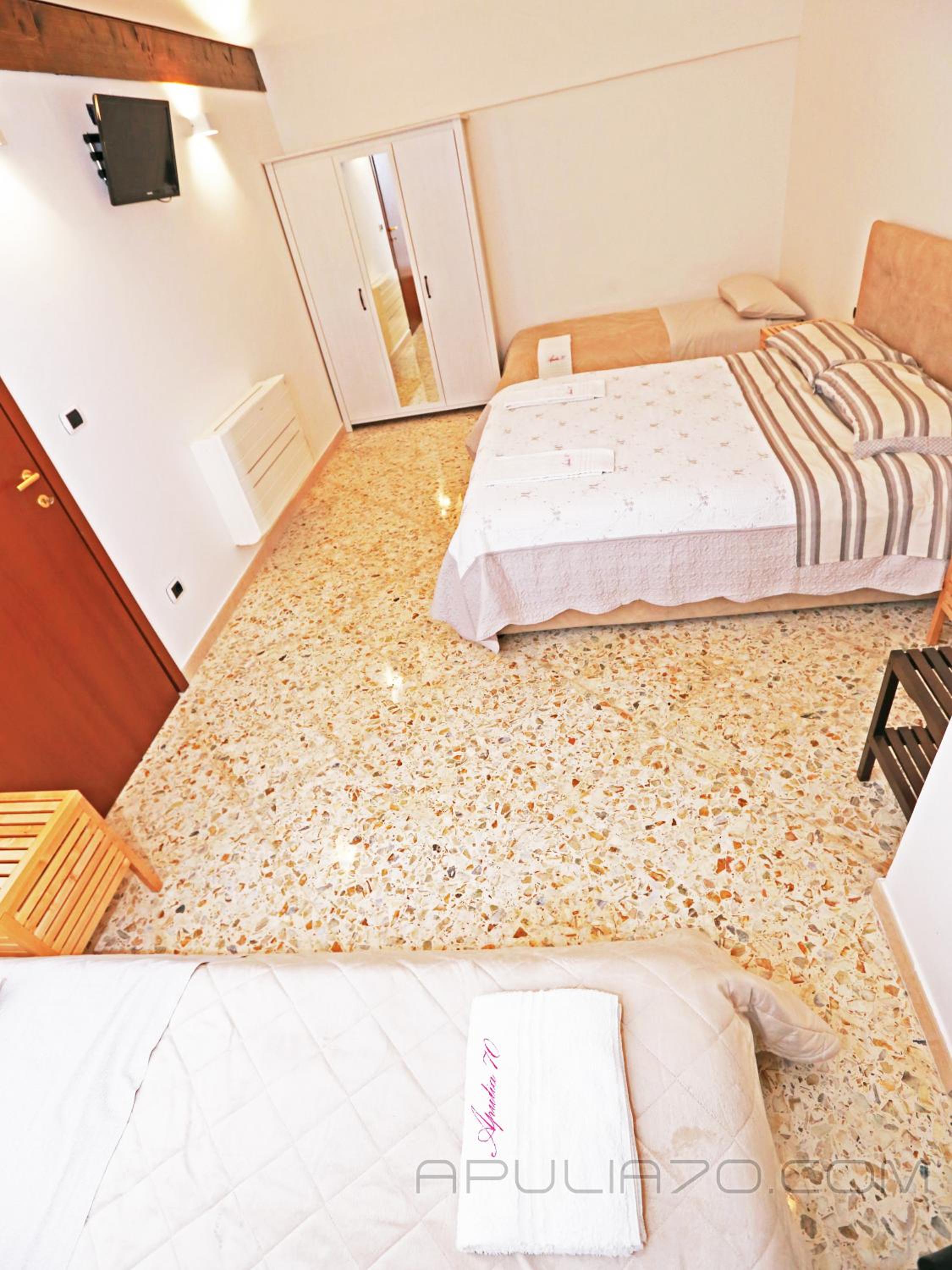 One-Bedroom Suite Apartment - Ground Floor  photo 2