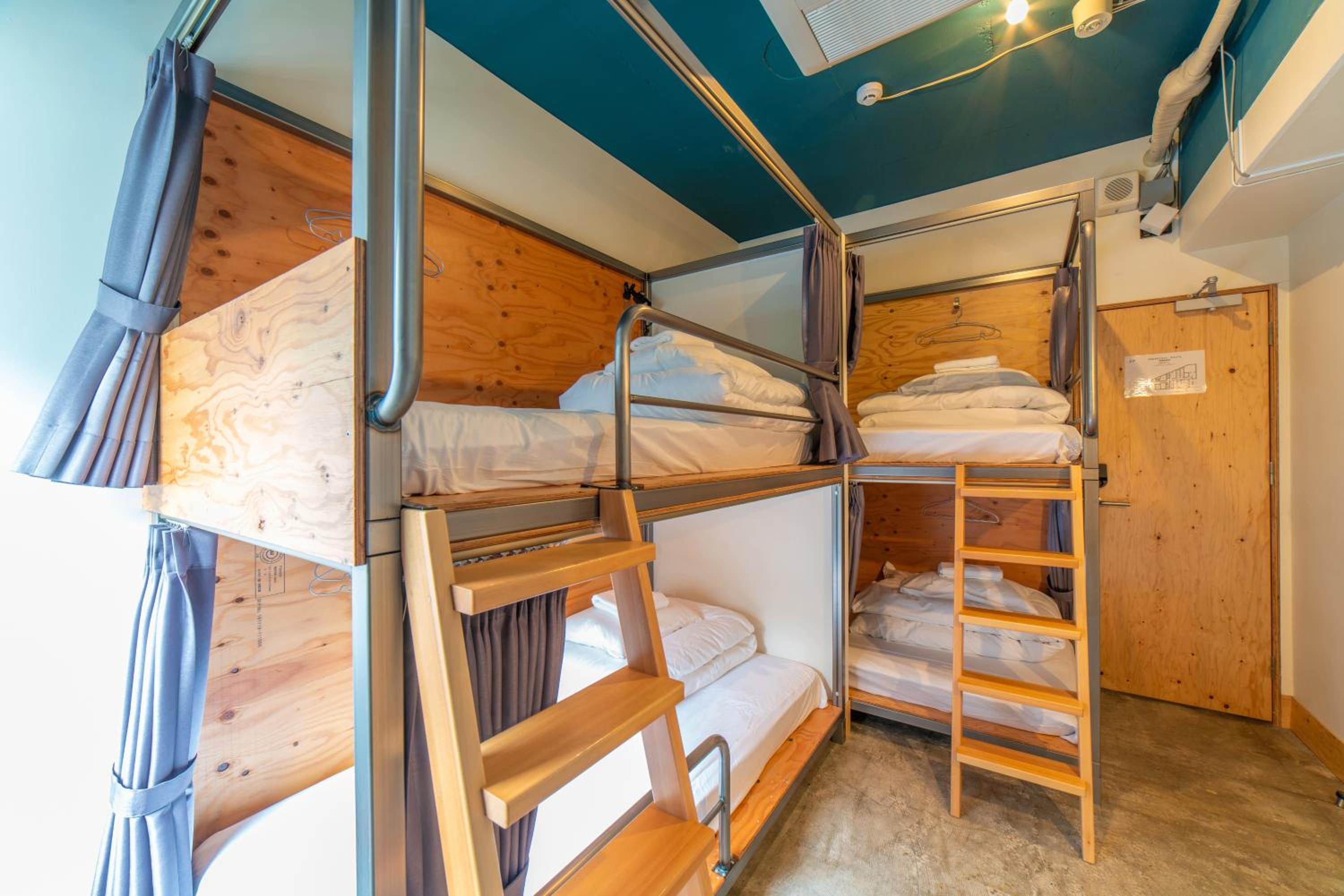 Quadruple Room with Shared Bathroom photo 3
