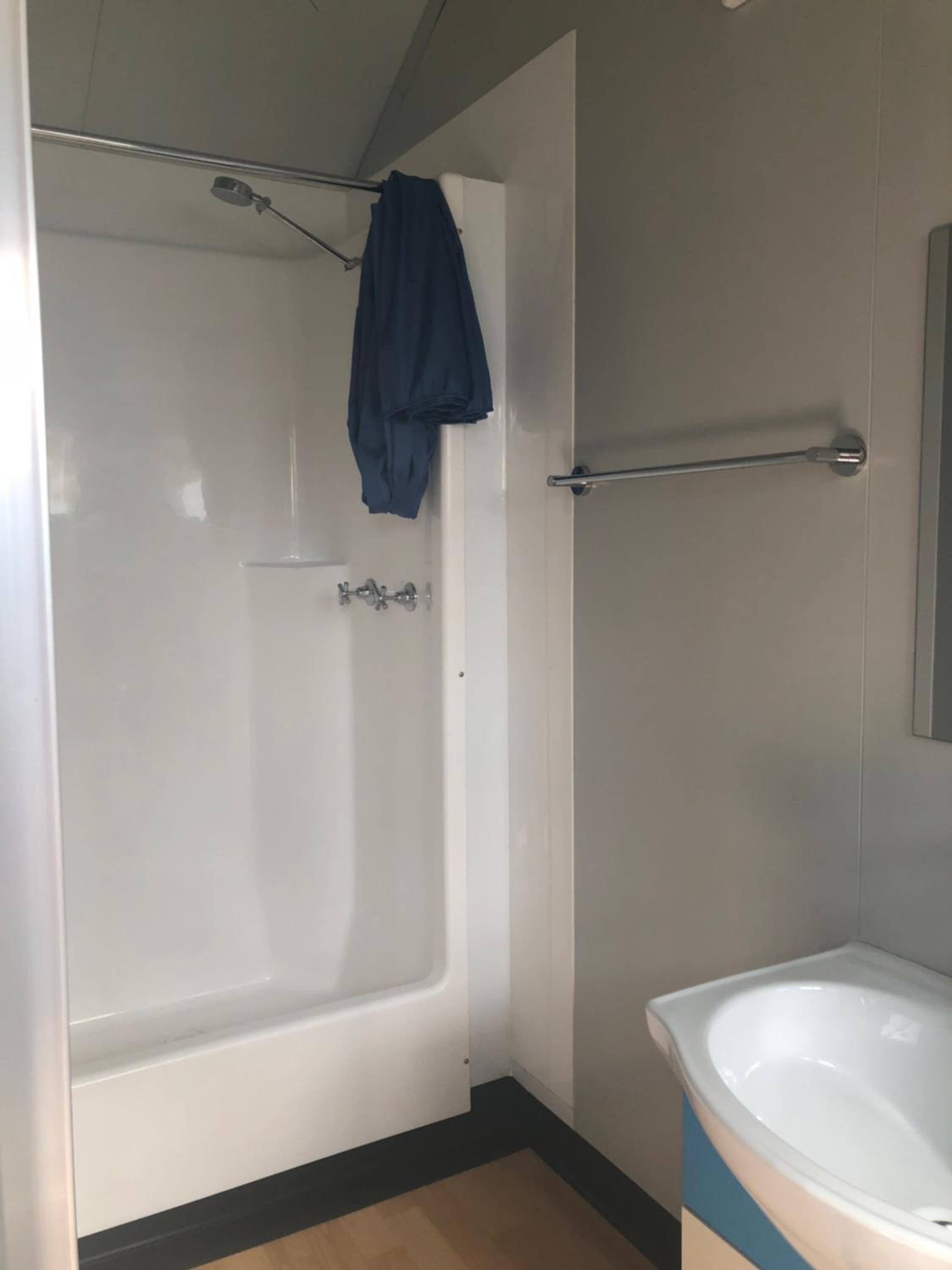 Comfort Triple Room with Shower - Photo 3