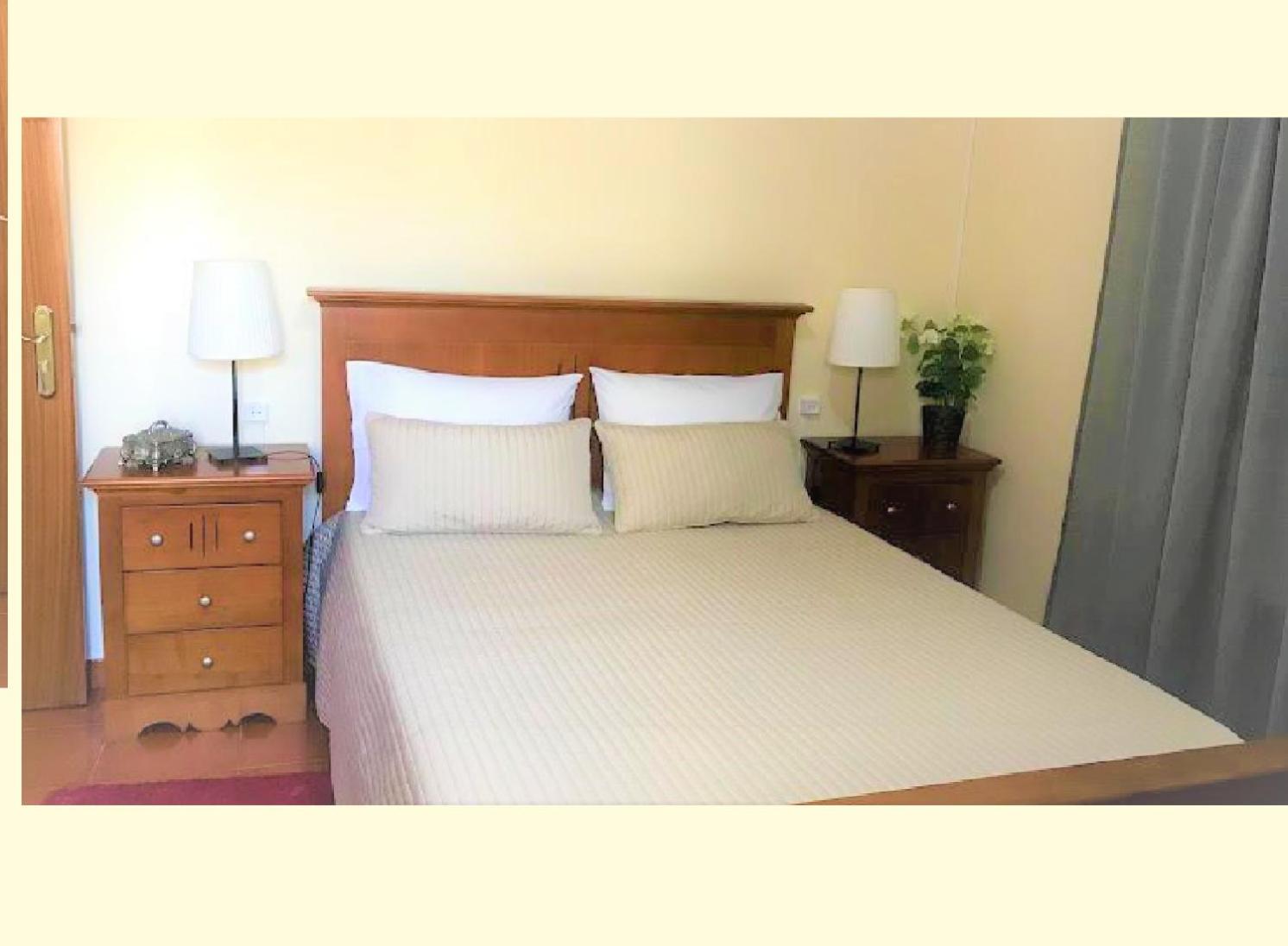 Double Room with Private Bathroom - Photo 2