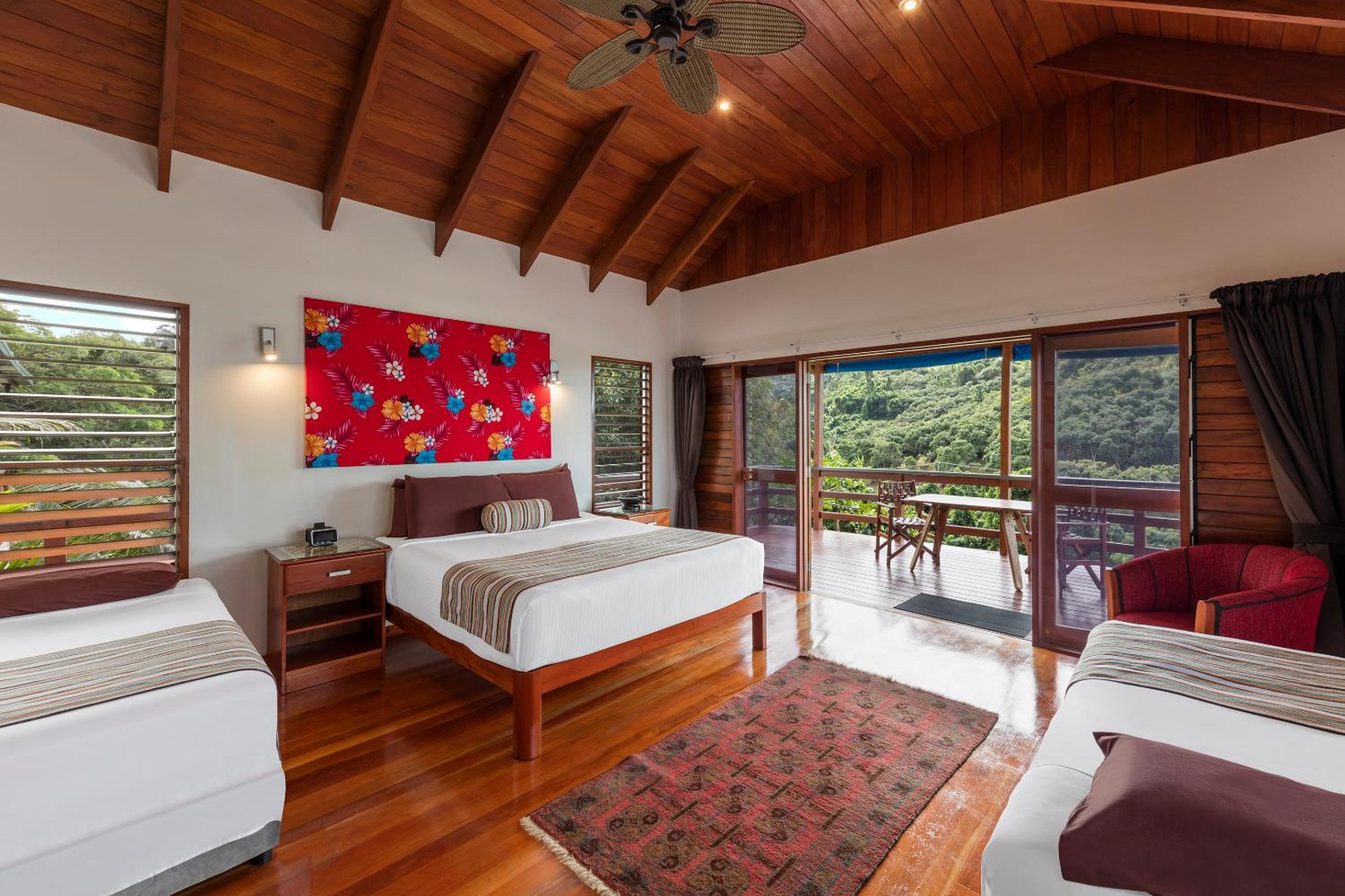 Four-Bedroom Villa with Private Pool and Sea View photo 2