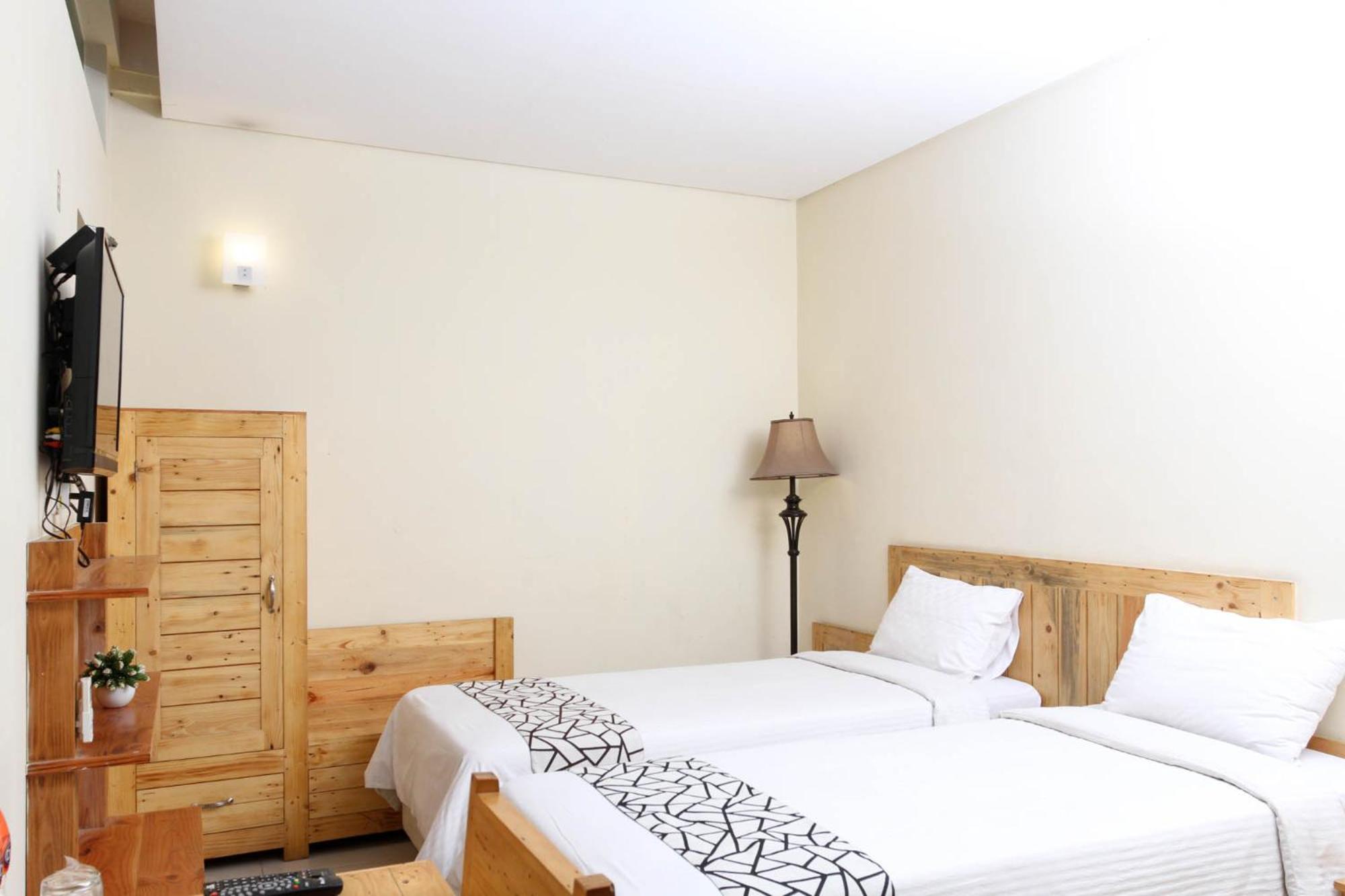 Standard Double or Twin Room photo 2