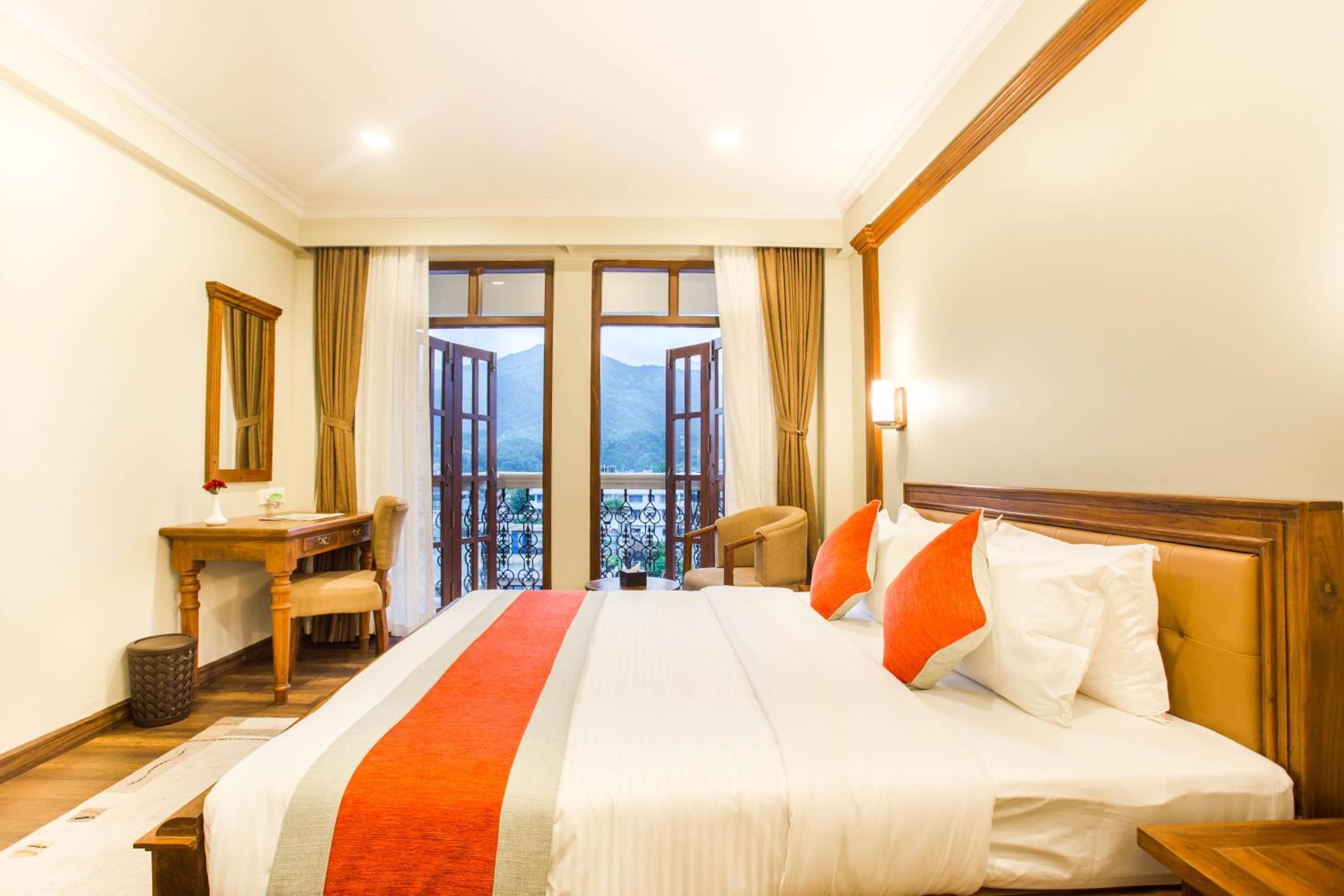 Deluxe Suite - Photo 1