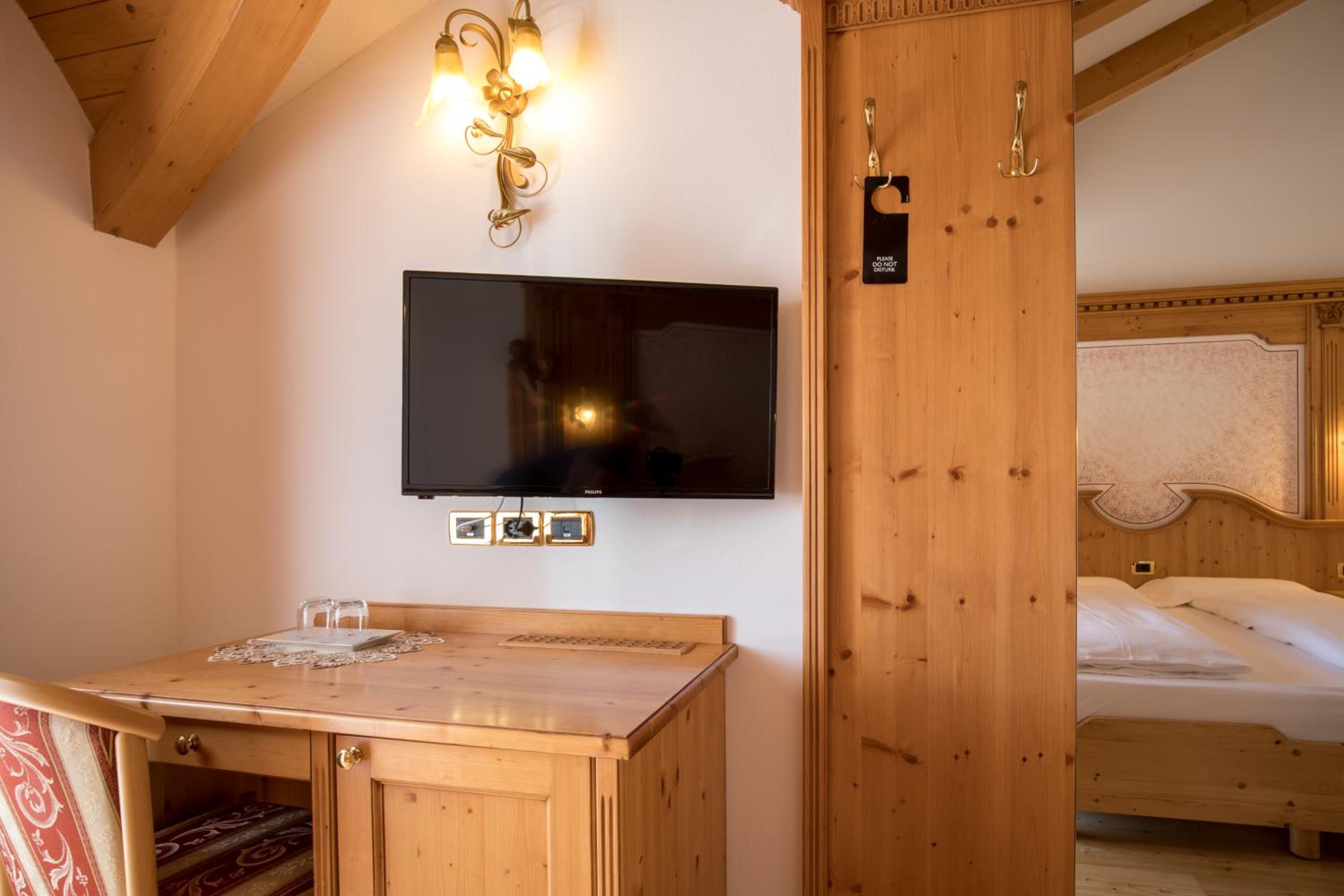 Superior Double or Twin Room with Mountain View - Photo 3