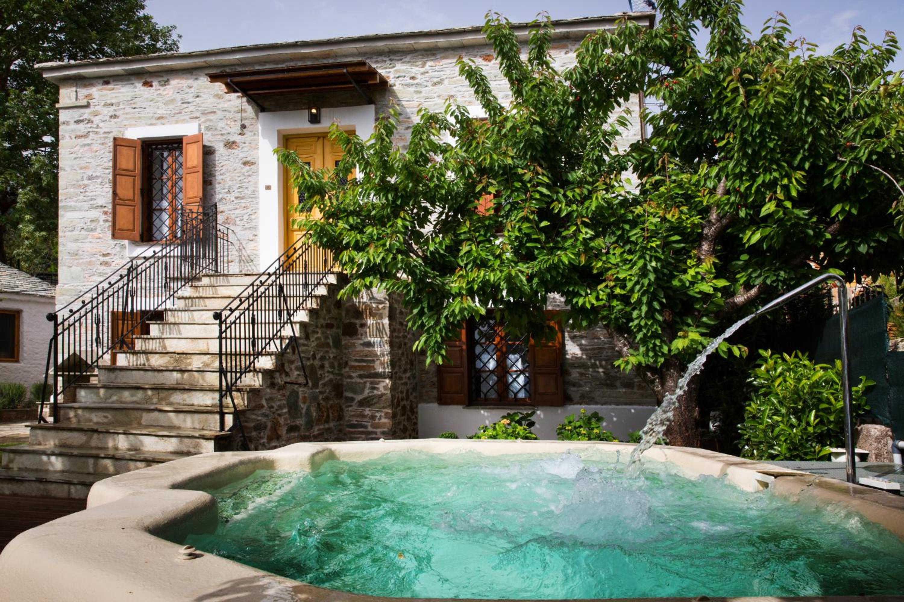 Villa photo 2