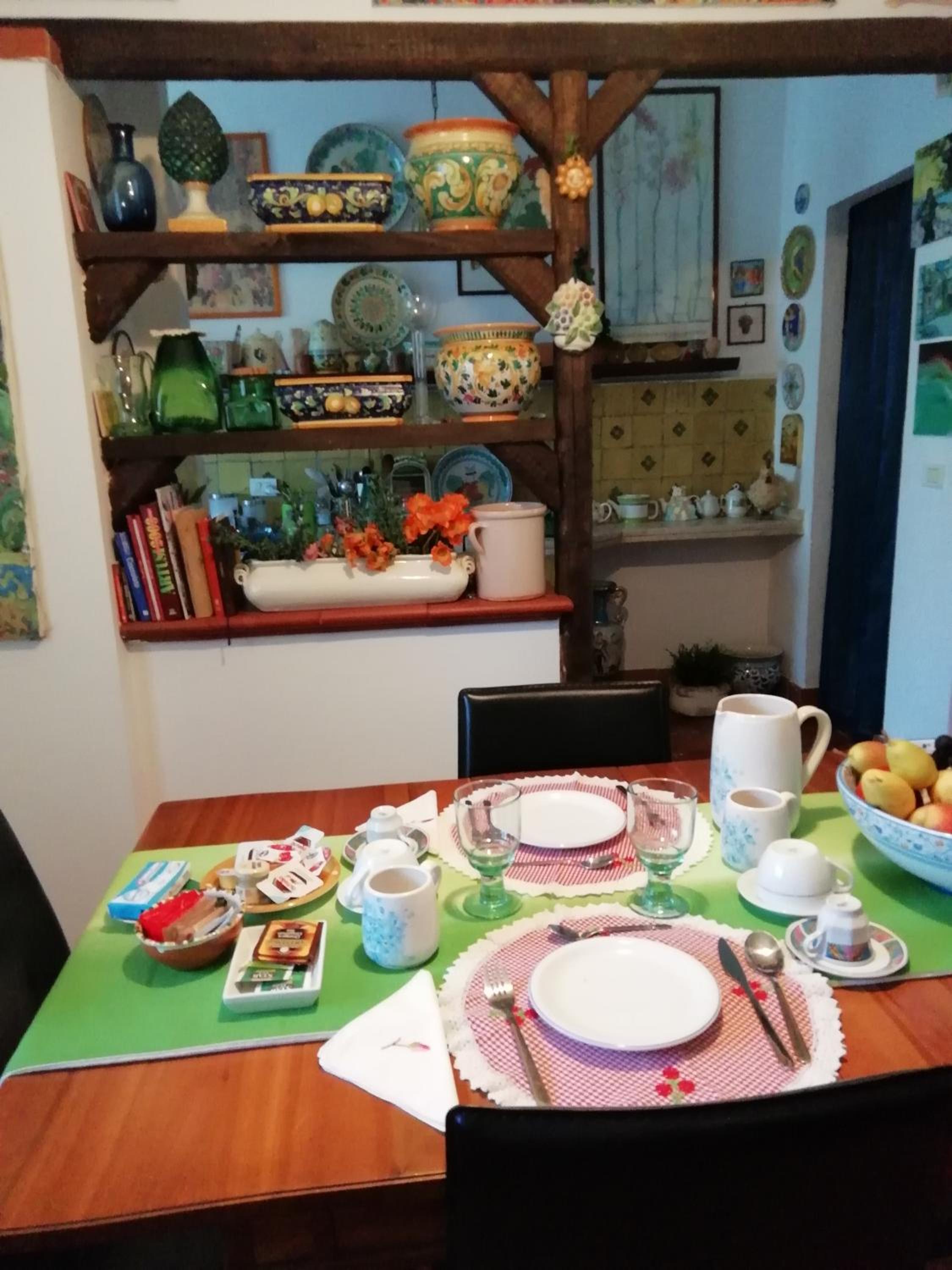 Large Double Room - Photo 6