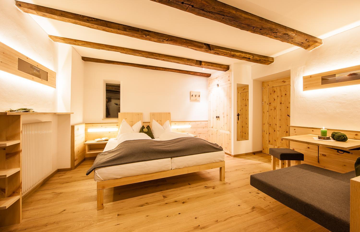 Double Room with Balcony - Photo 17