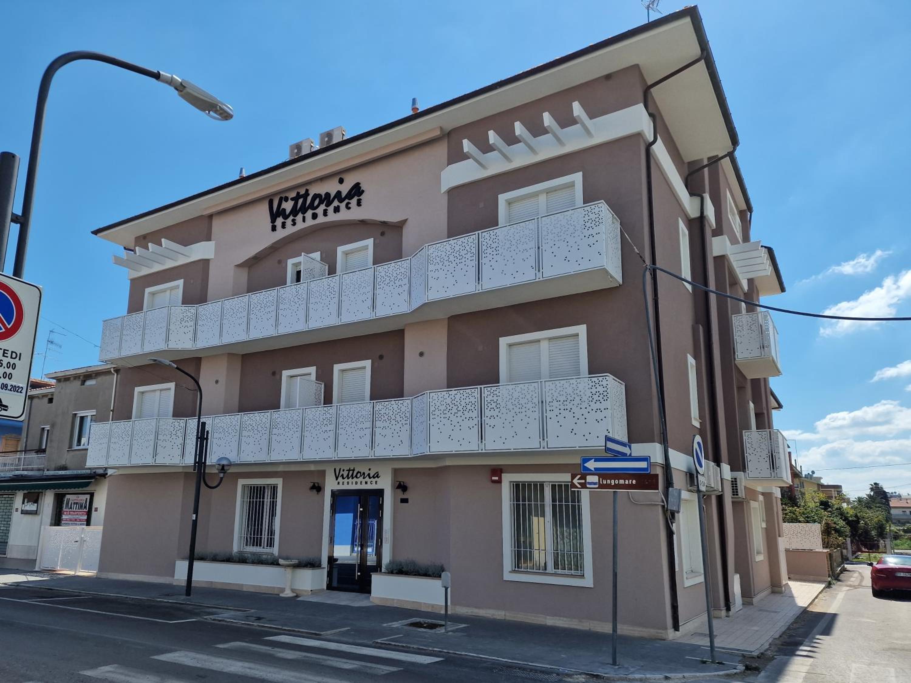 One-Bedroom Apartment with Balcony
