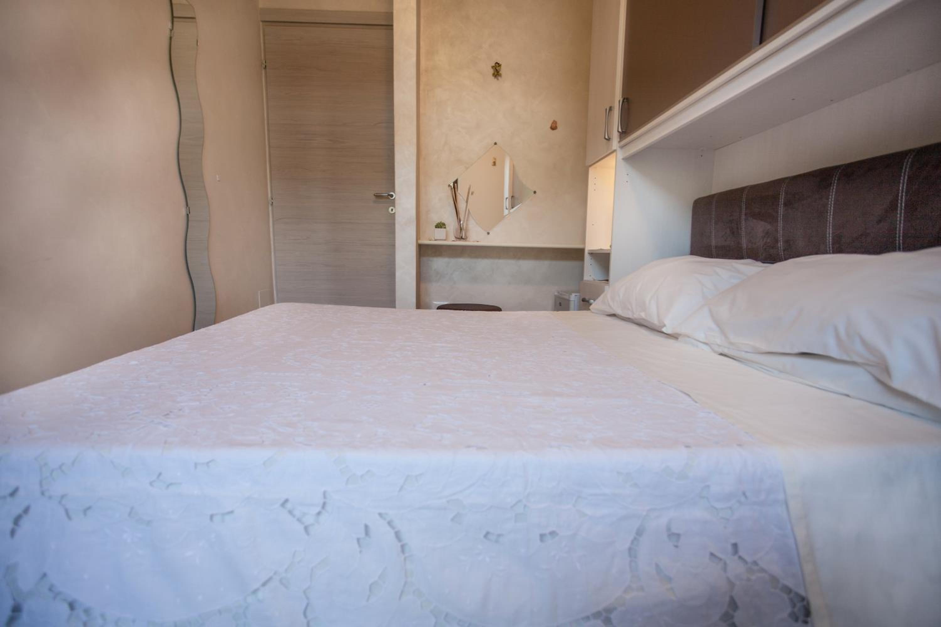 Small Double Room photo 1