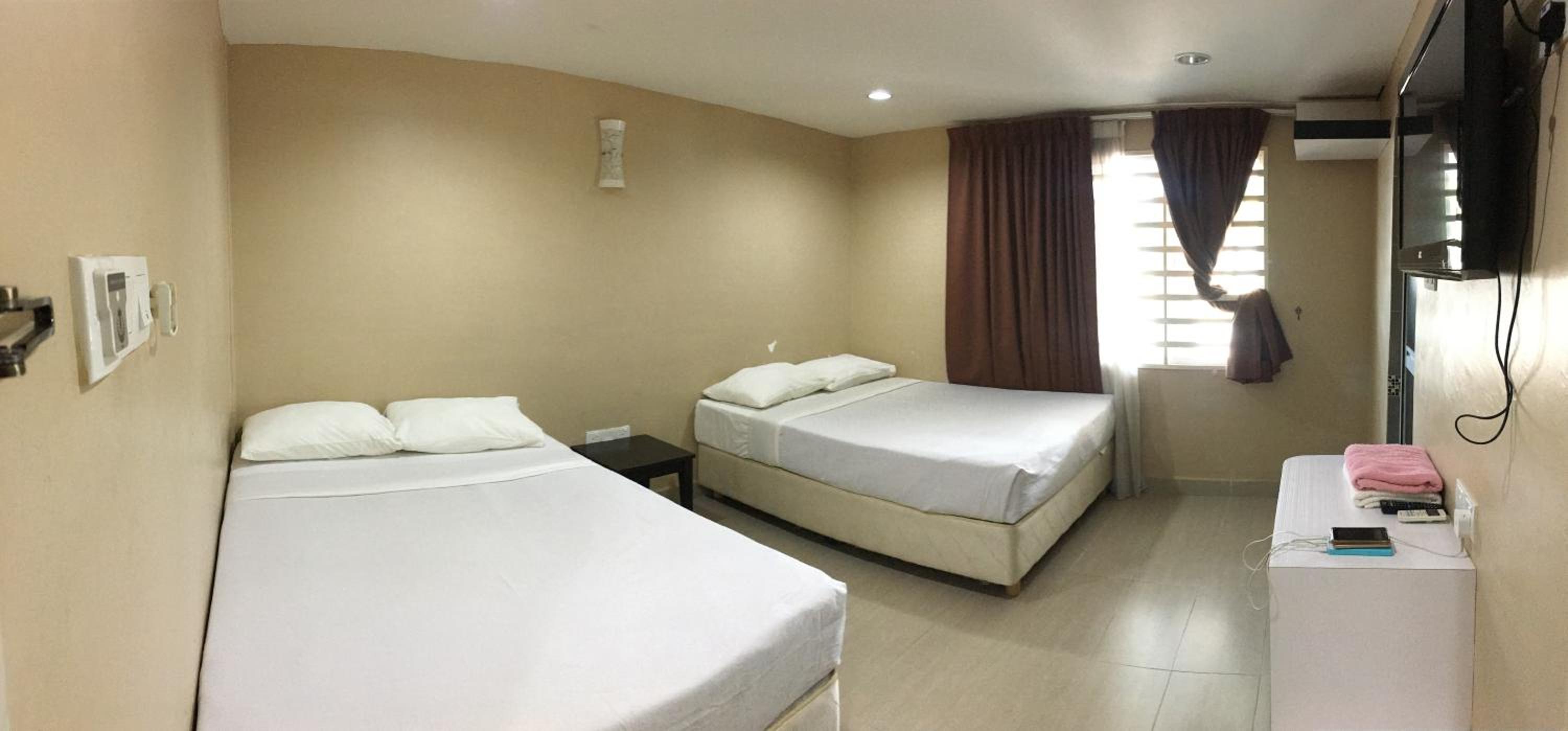Quadruple Room with Private Bathroom