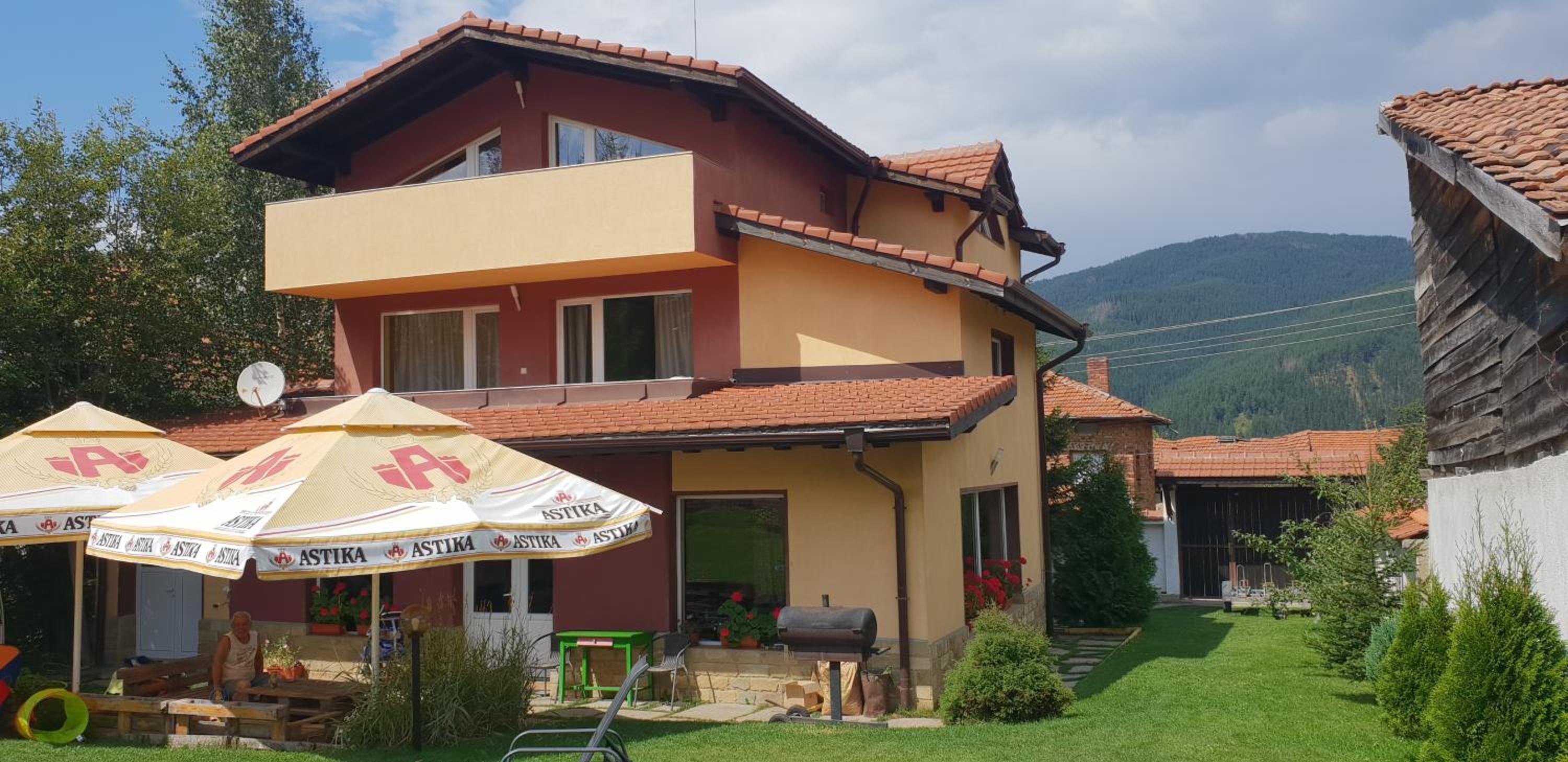 Seven-Bedroom House photo 2