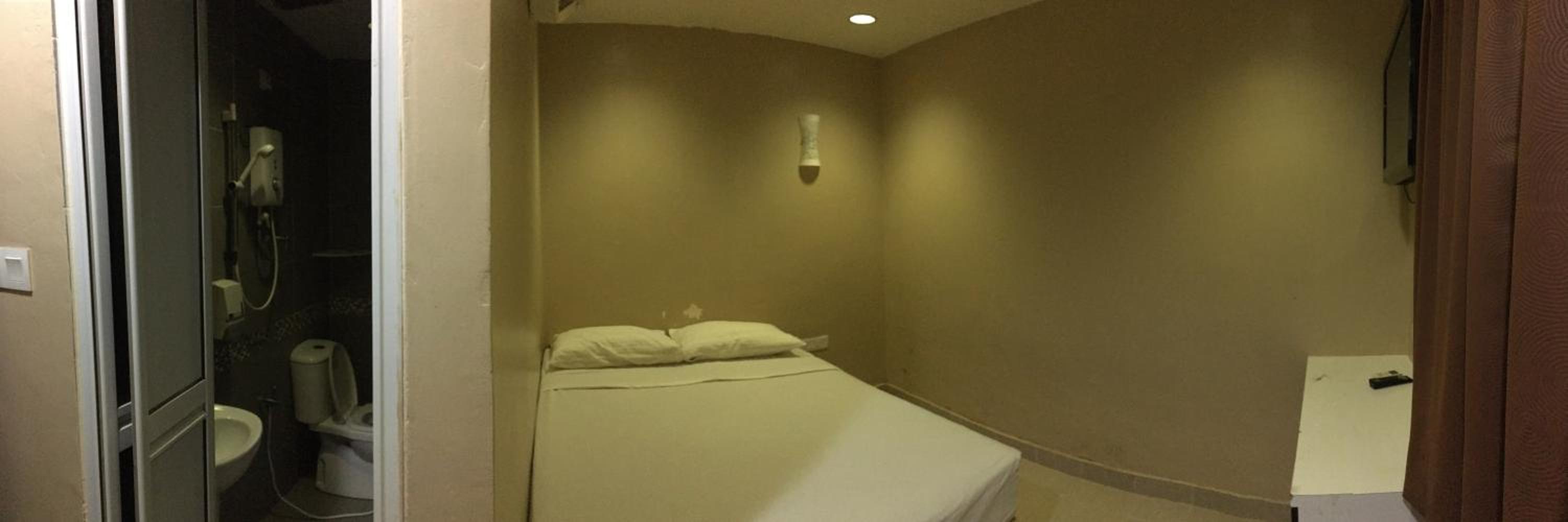 Double Room with Private Bathroom photo 2