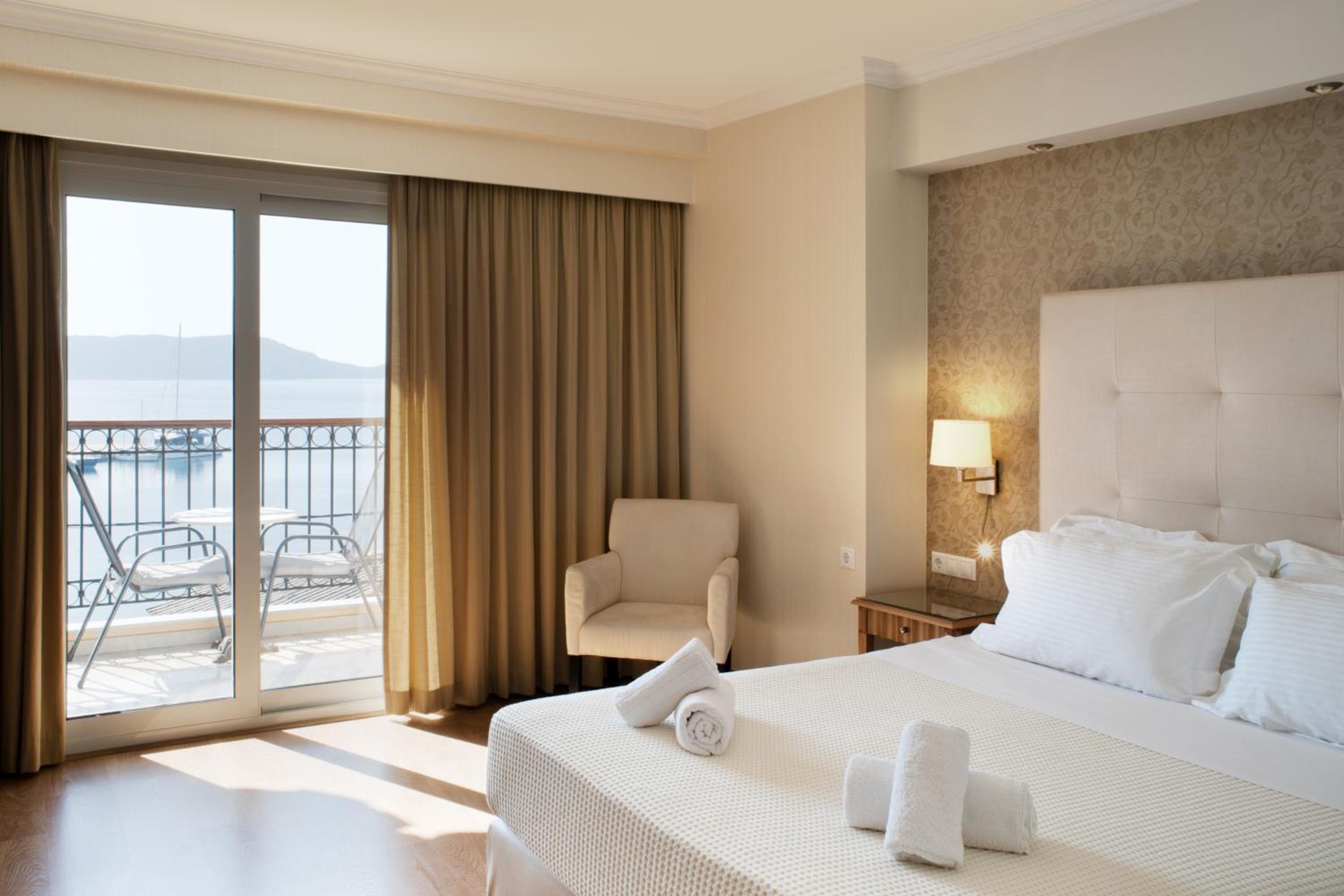 Deluxe Double or Twin Room photo 3