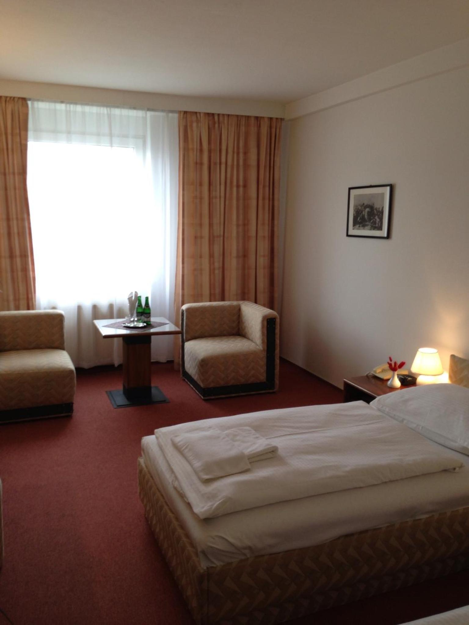 Single Room photo 2