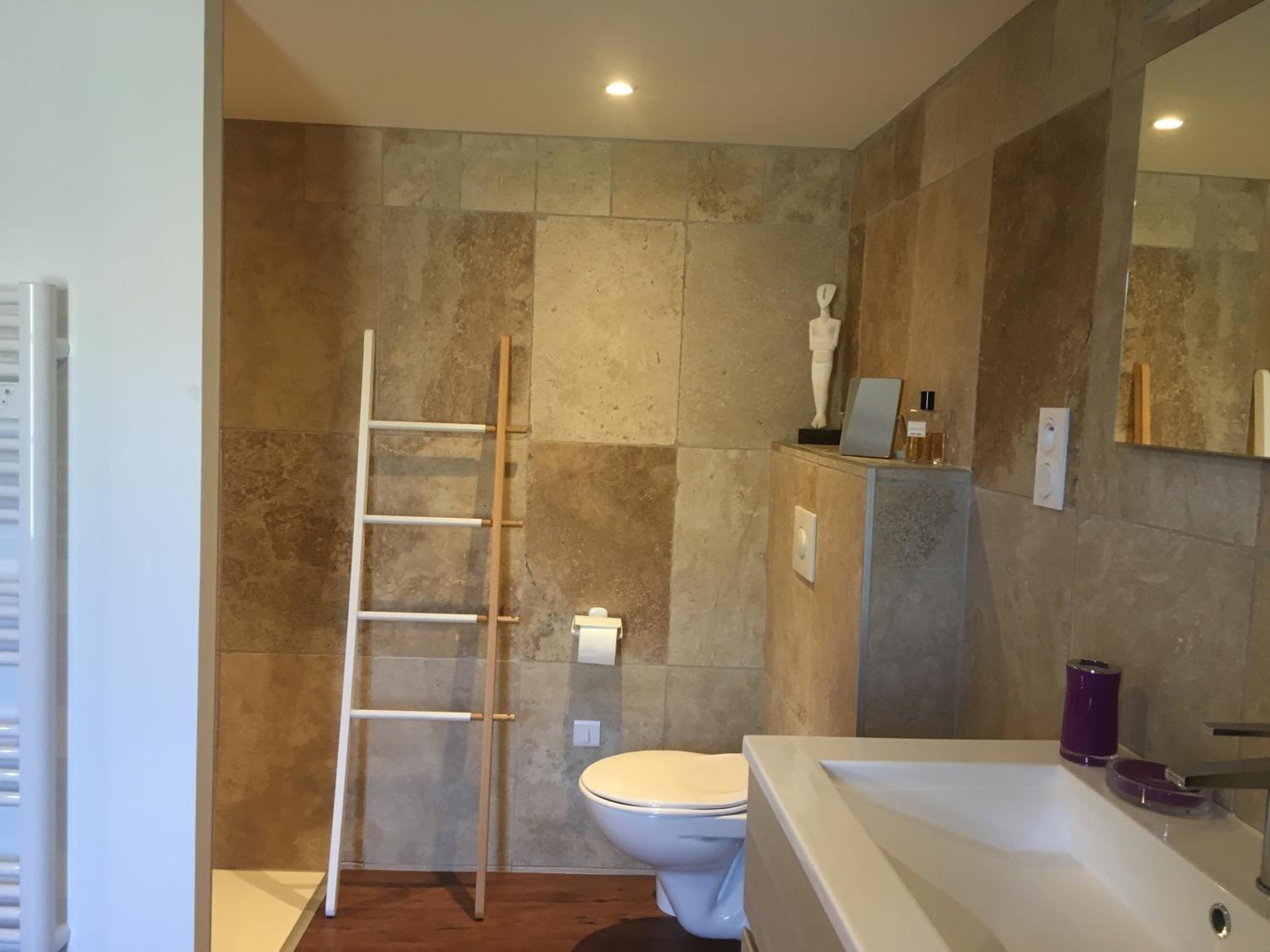 One-Bedroom Suite photo 2