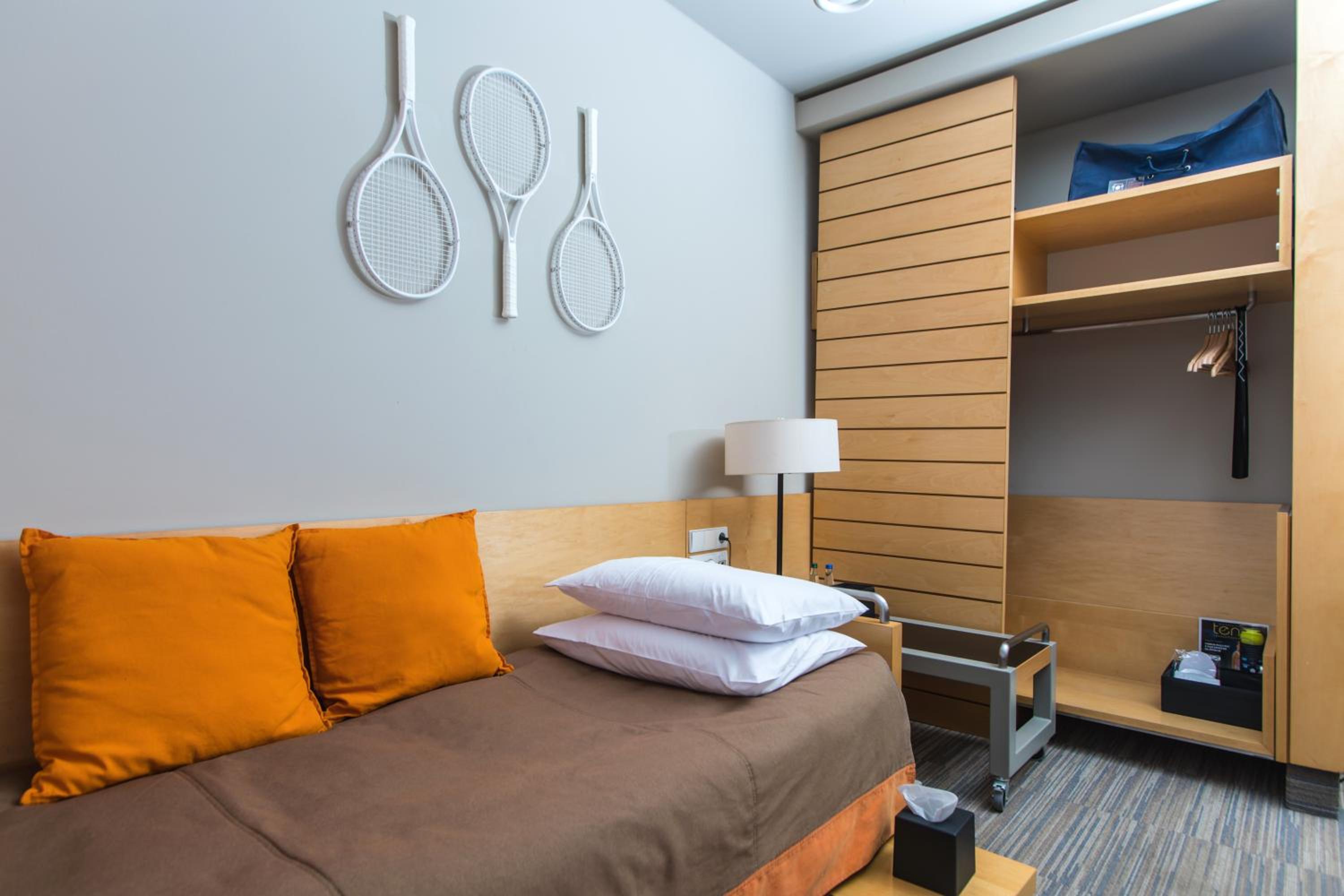 Twin Room - Photo 3