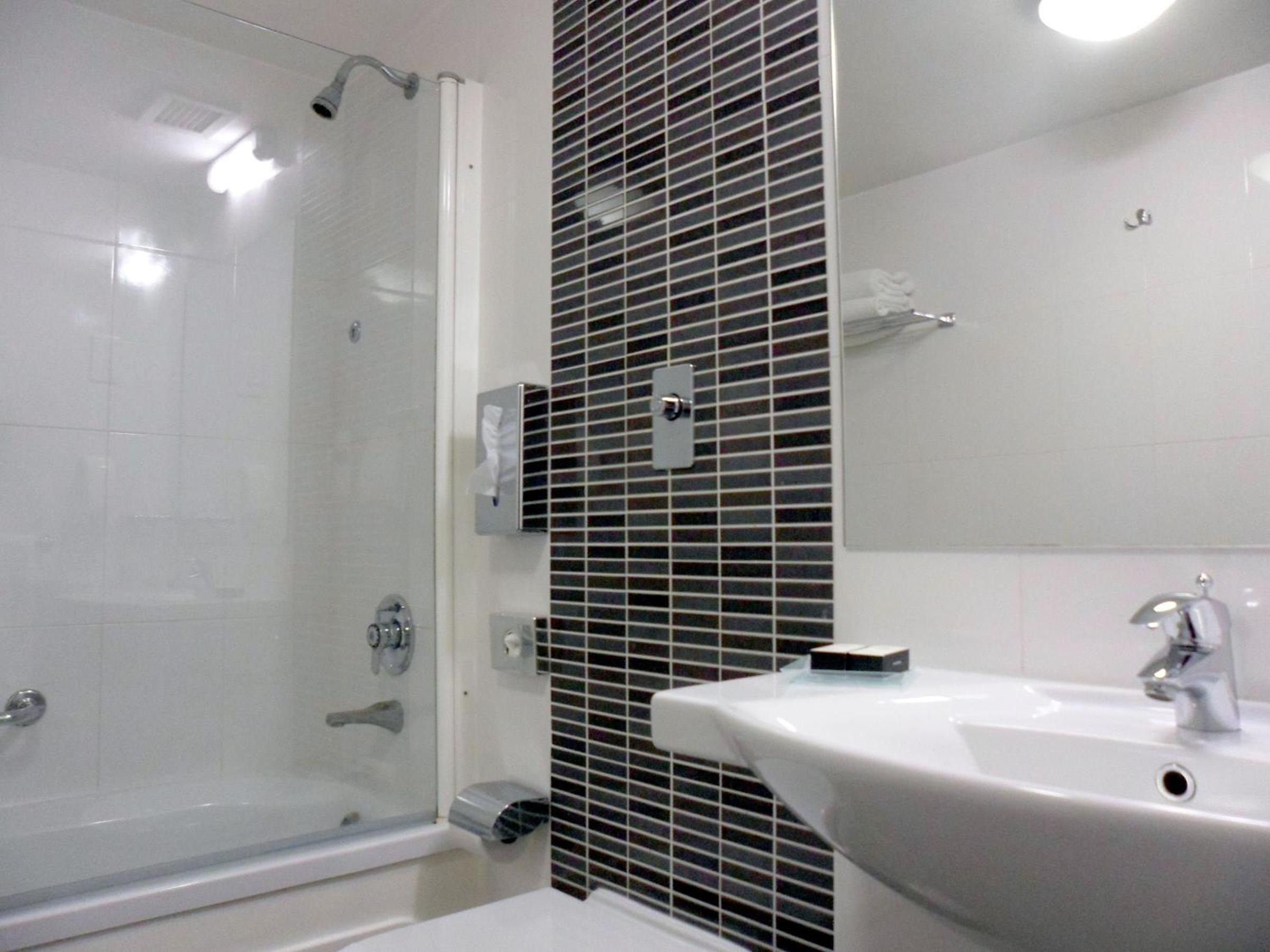 Double or Twin Room with Balcony - Photo 3