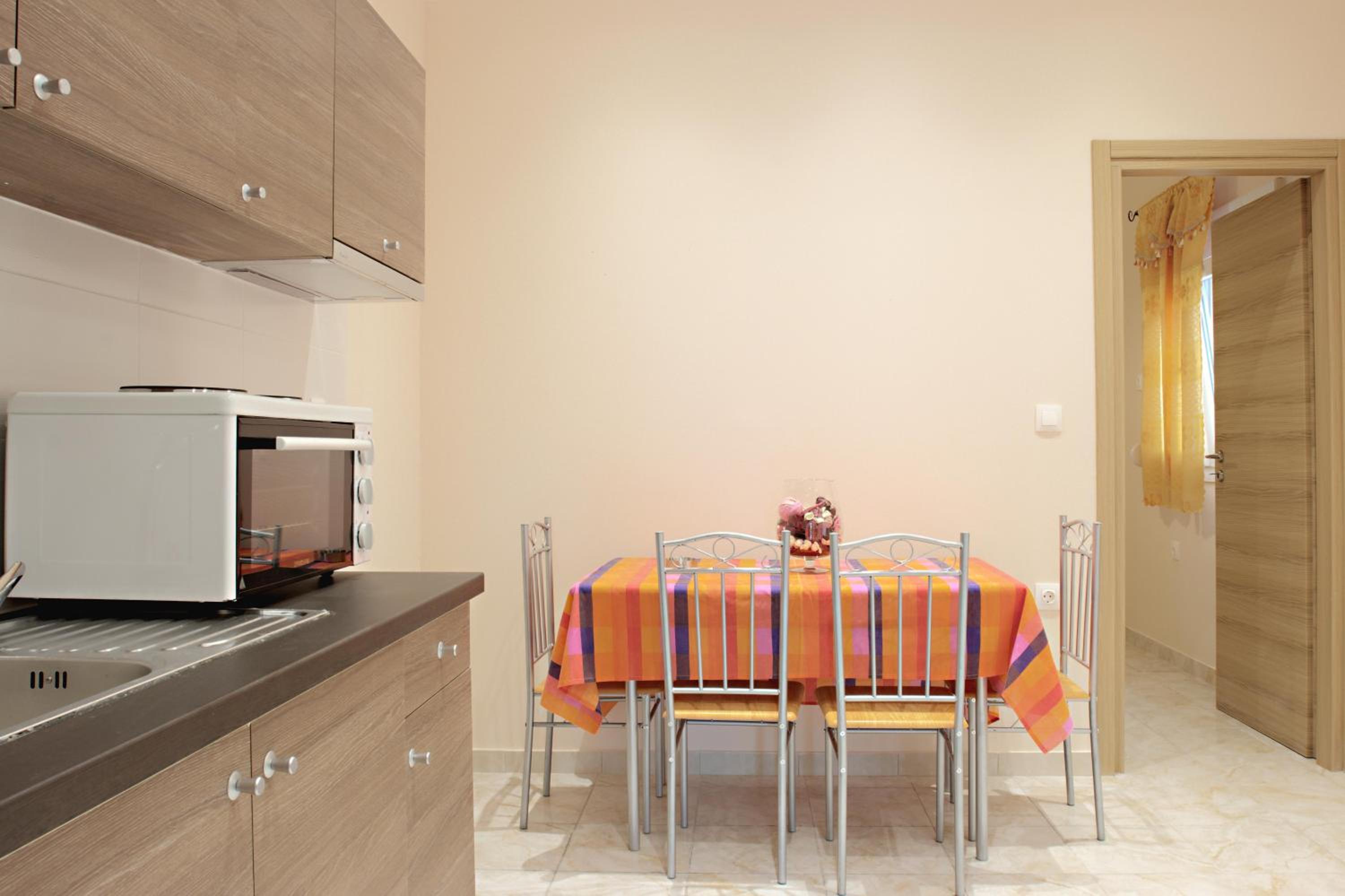 Two-Bedroom Apartment - Photo 4