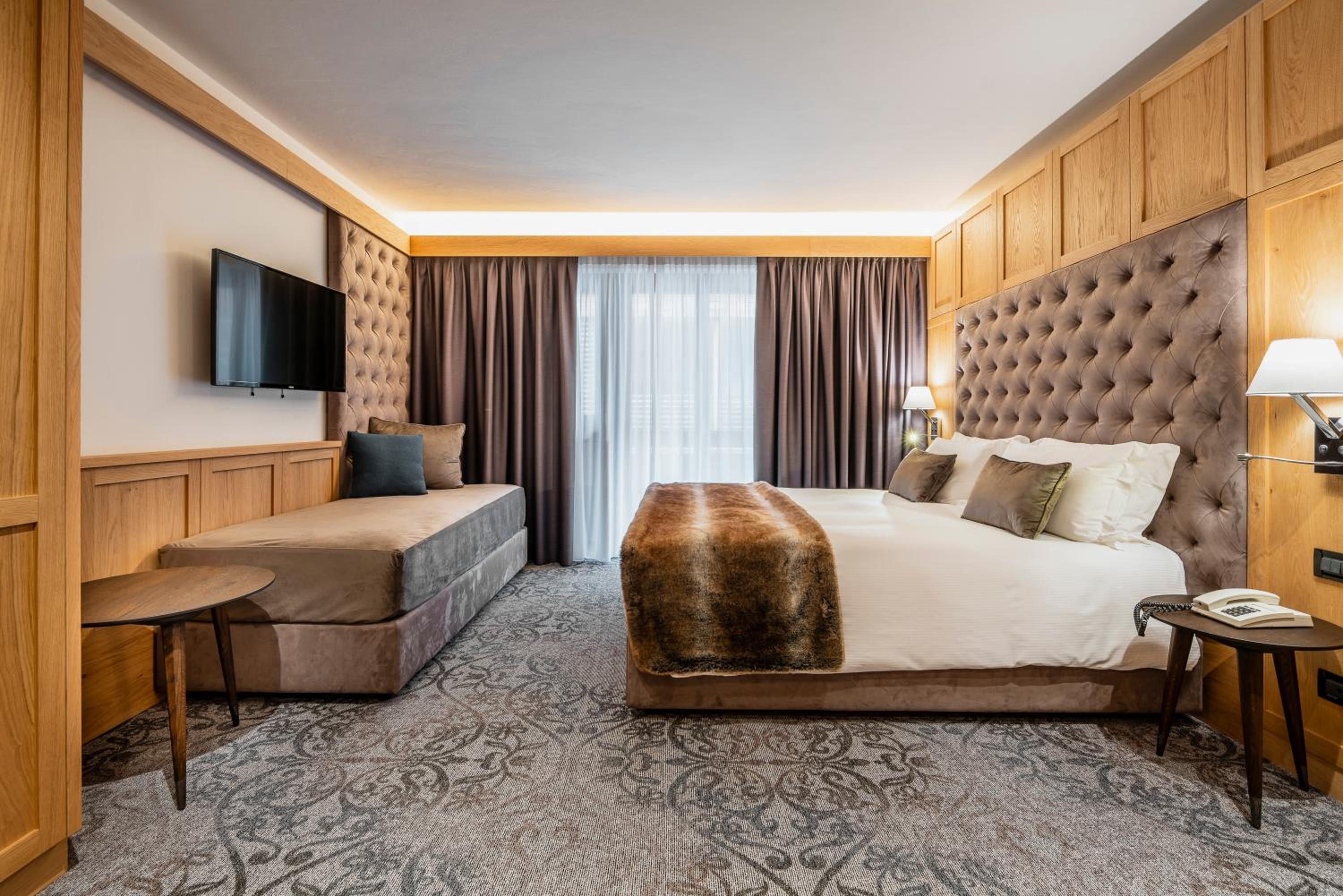 Premium Double Room with Balcony - Photo 1